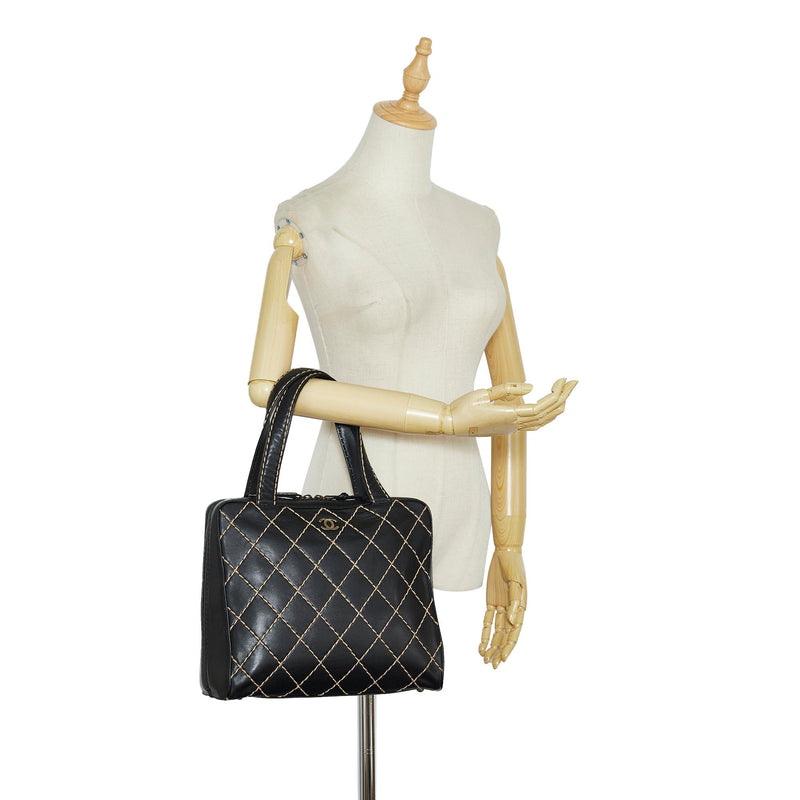 Chanel CC Wild Stitch Handbag (SHG-vbWh5u)