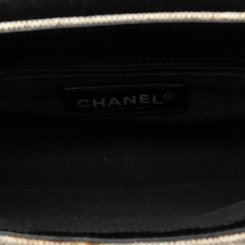 Chanel Camellia Cc No. 5 Baguette (SHG-5NQaai)