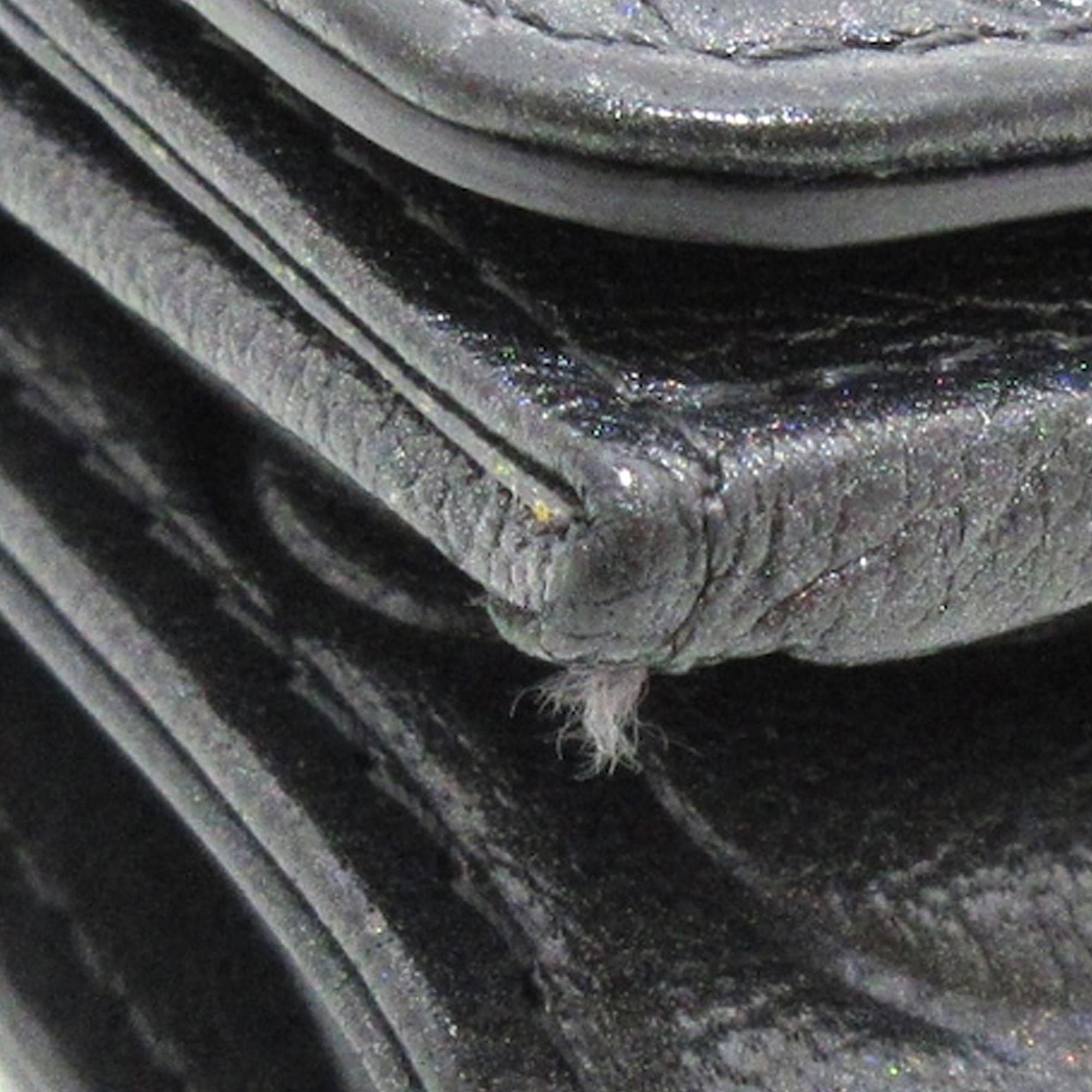 Chanel Camellia Goatskin Trifold Wallet (SHG-aIF3CD)