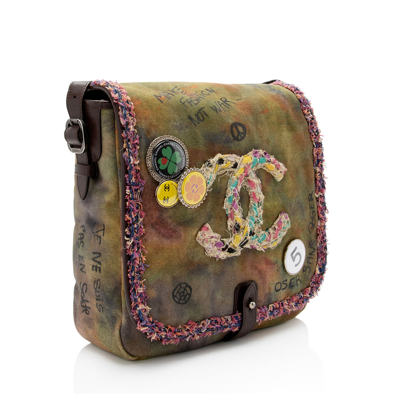 Chanel Canvas On The Pavements CC Messenger Bag (SHF-kA4nOX) – LuxeDH