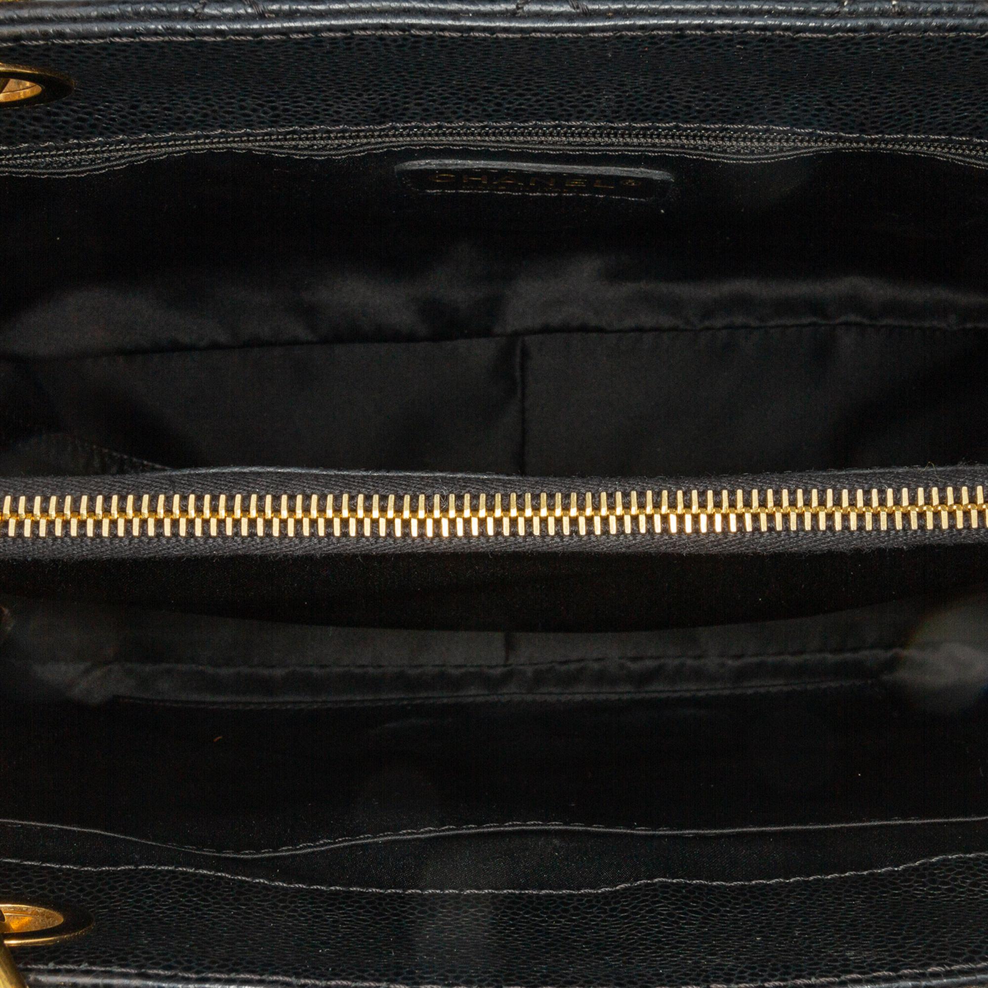 Chanel Caviar Grand Shopping Tote (SHG-PuLkRM)