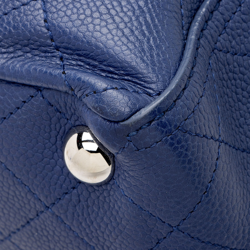 Chanel Caviar Leather CC Medium Pocket Hobo (SHF-FN0TcF)