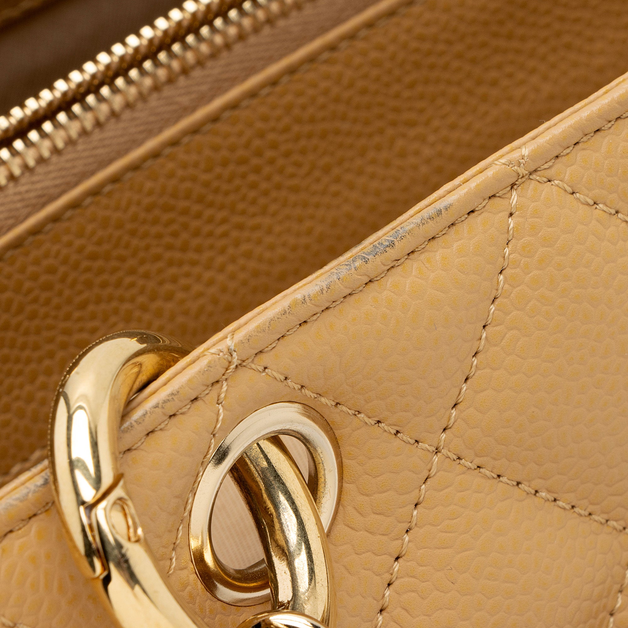 Chanel Caviar Leather Grand Shopping Tote (SHF-bjusbT)