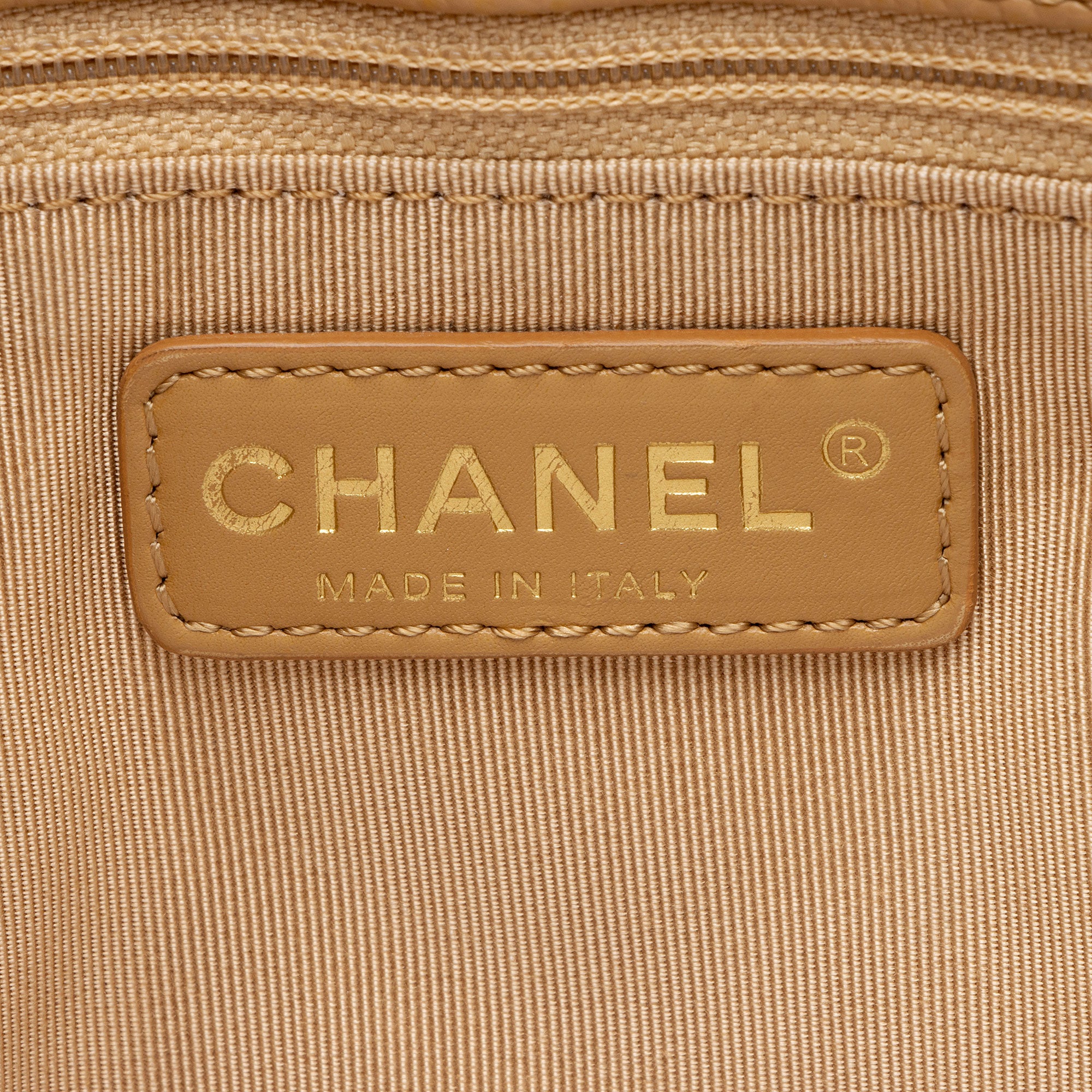 Chanel Caviar Leather Grand Shopping Tote (SHF-bjusbT)