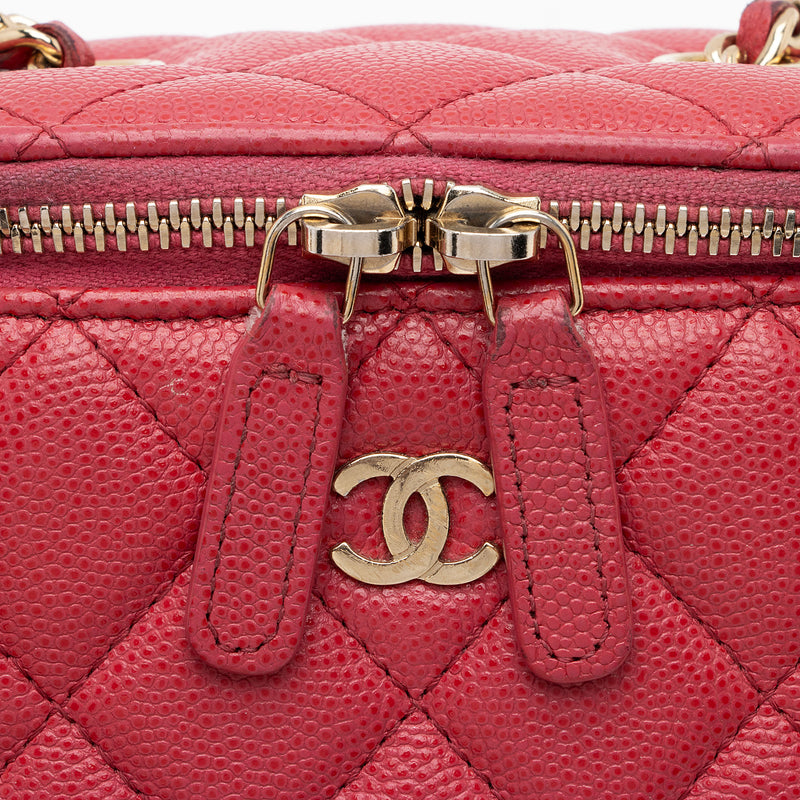 Red chanel vanity case hotsell