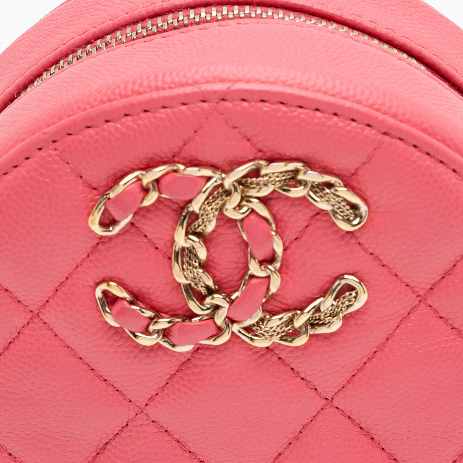 Caviar clutch with chain hotsell