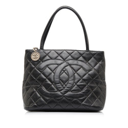My new (pre-loved) Chanel Medallion Tote Bag - Caviar leather with SHW : r/ chanel