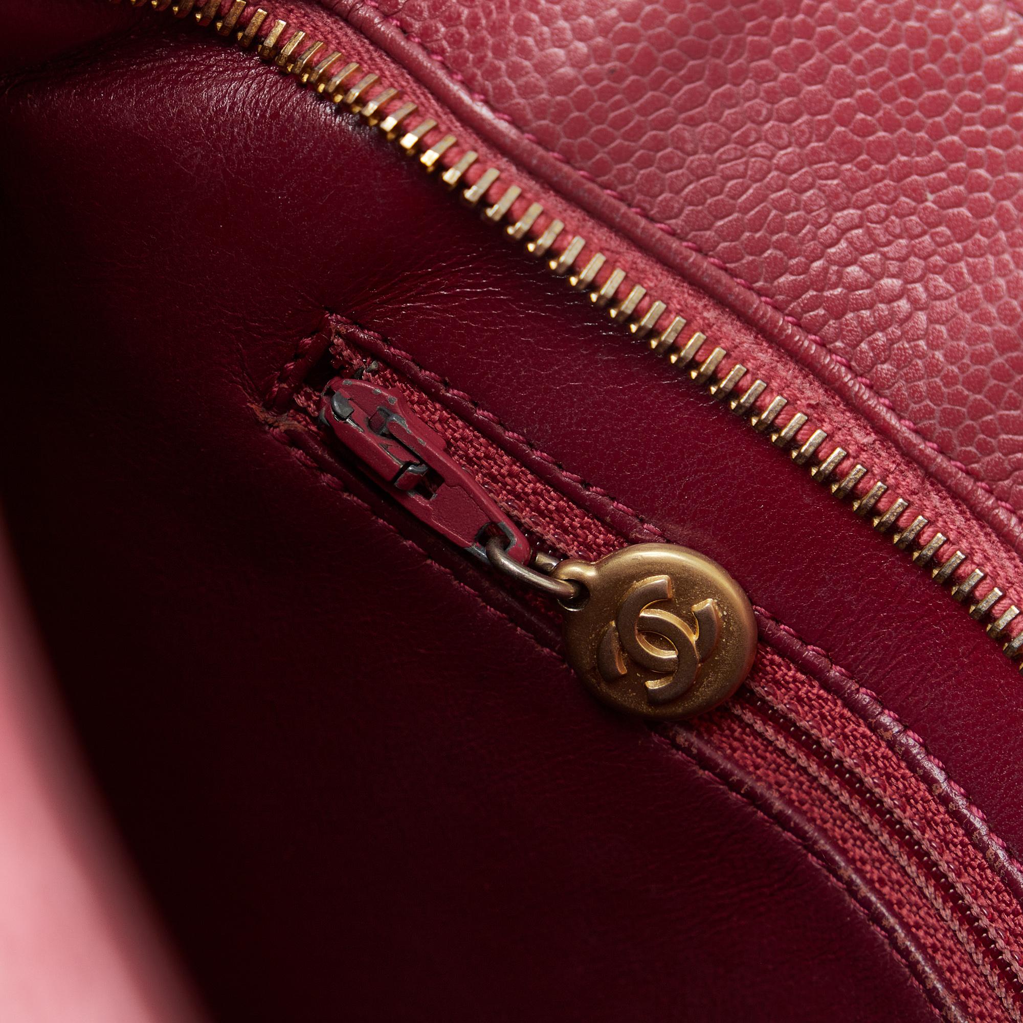 Chanel Caviar Medallion Tote (SHG-MUMoiU)