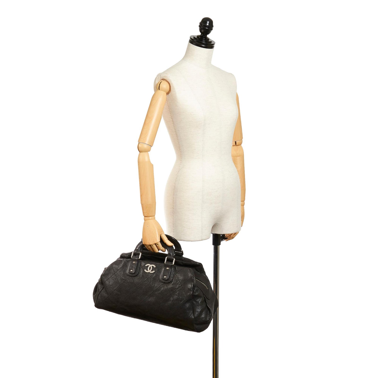 Chanel Caviar Outdoor Ligne Doctor Bag SHG XlnnGw LuxeDH