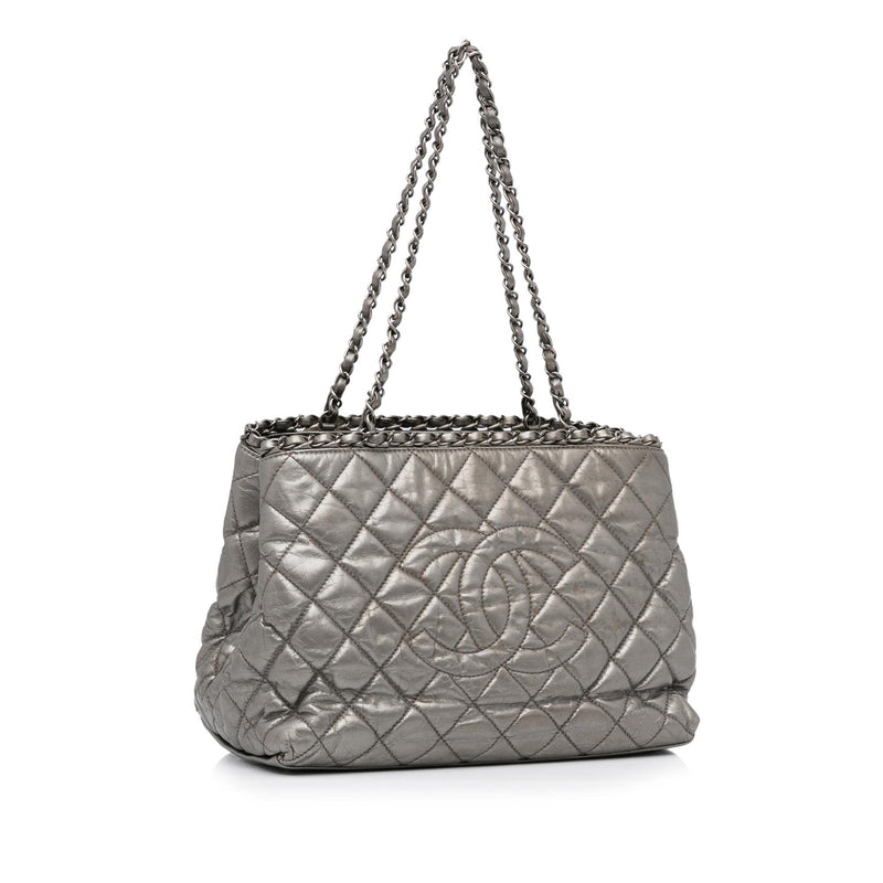 Chanel Chain Me Tote (SHG-XP5TtV)