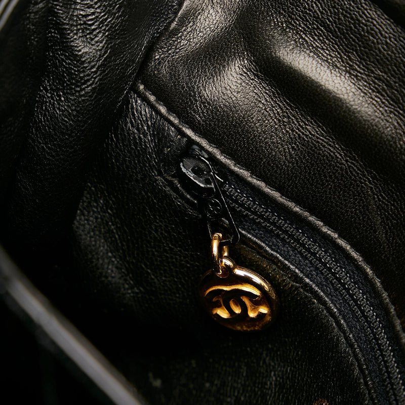 Chanel Chanel CC Patent Leather Belt Bag (SHG-Gqb22M) – LuxeDH