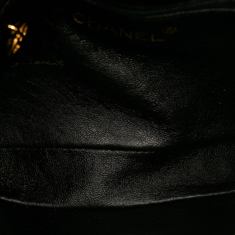 Chanel Chanel CC Patent Leather Belt Bag (SHG-Gqb22M) – LuxeDH