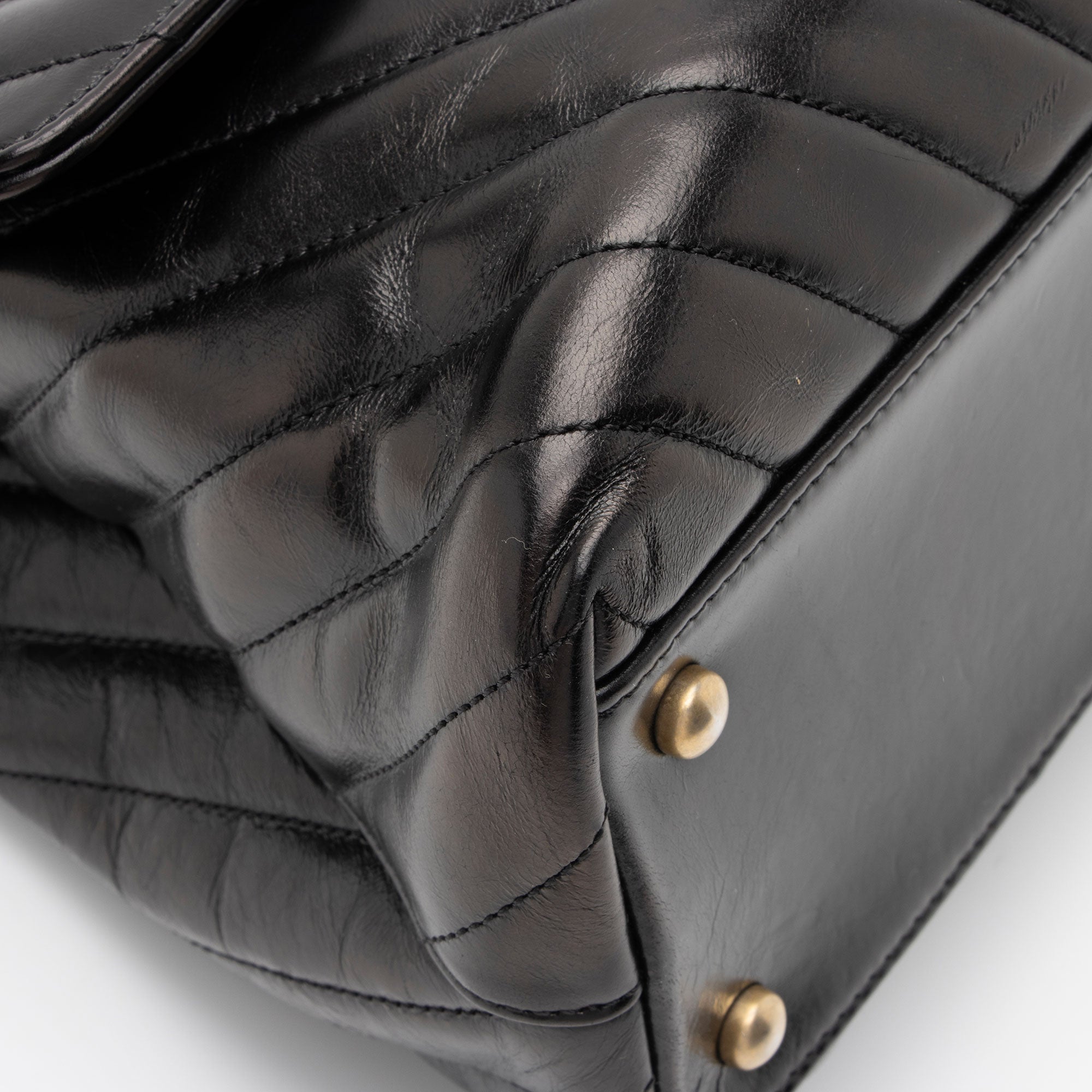 Chanel Chevron Calfskin Coco Top Handle Medium Flap Bag (SHF-ZMgzVP)