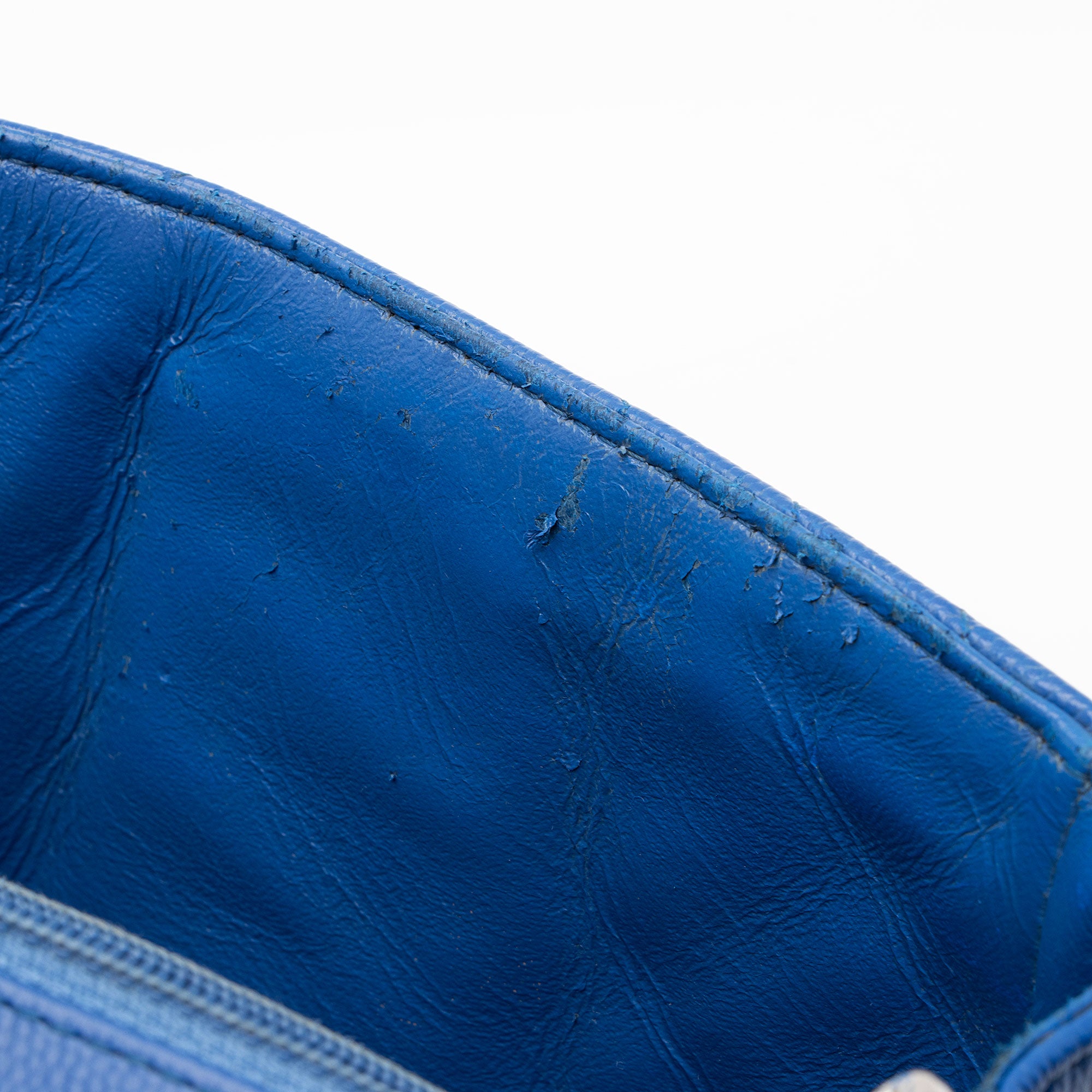 Chanel Chevron Caviar Leather Square Mini Flap Bag (SHF-OSPKli)