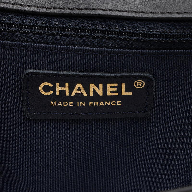 Chanel Chevron Lambskin New Medium Boy Bag (SHF-KOMM25)