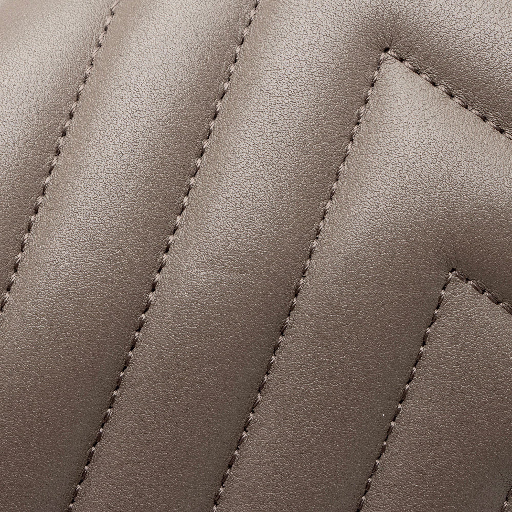 Chanel Chevron Lambskin Old Medium Boy Bag (SHF-fEUBkq)
