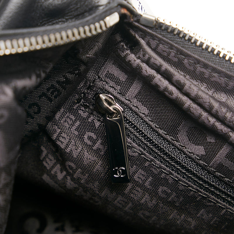 Chanel Chocolate Bar Leather Handbag (SHG-35793)