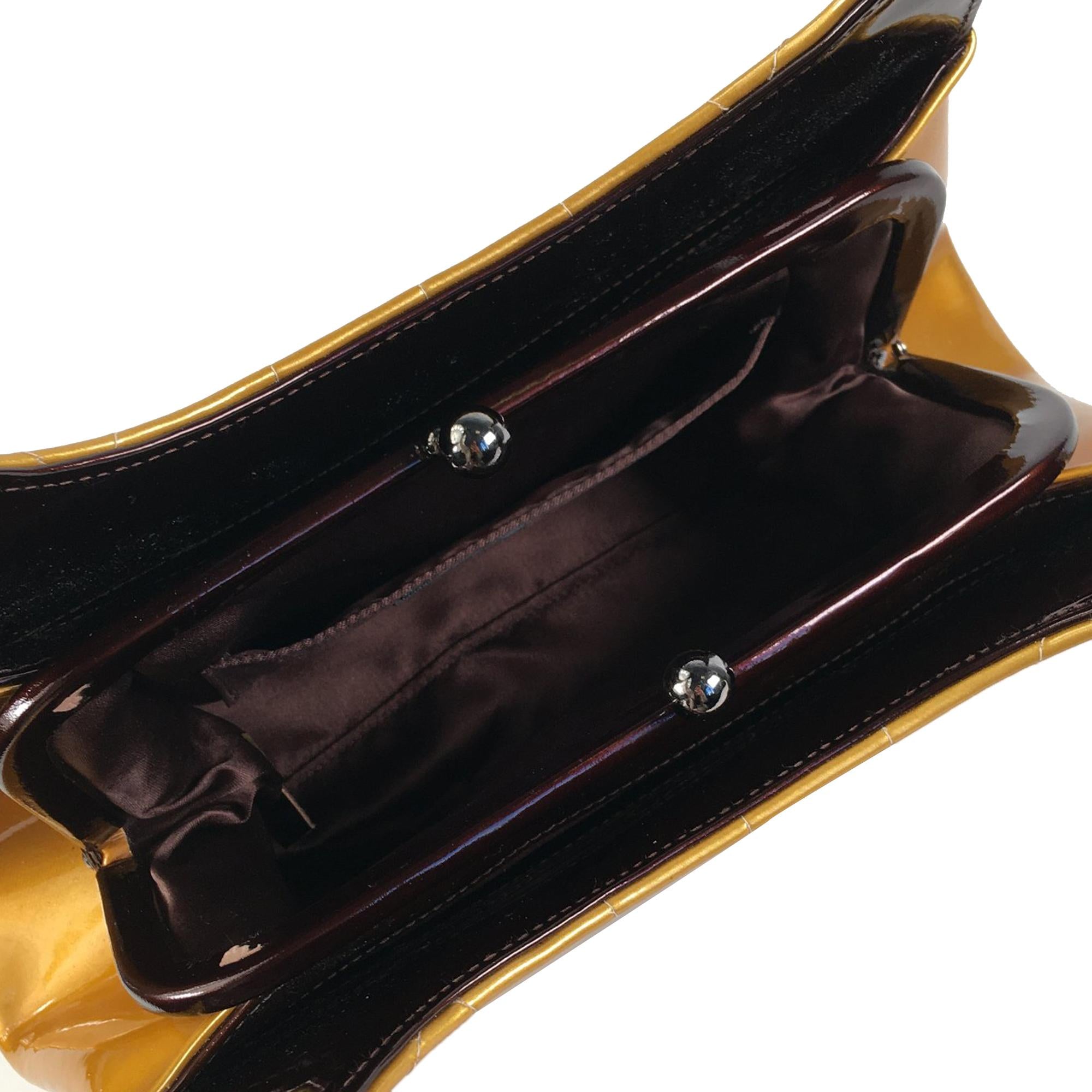 Chanel Chocolate Bar Patent Shoulder Bag (SHG-Fp3vtQ)