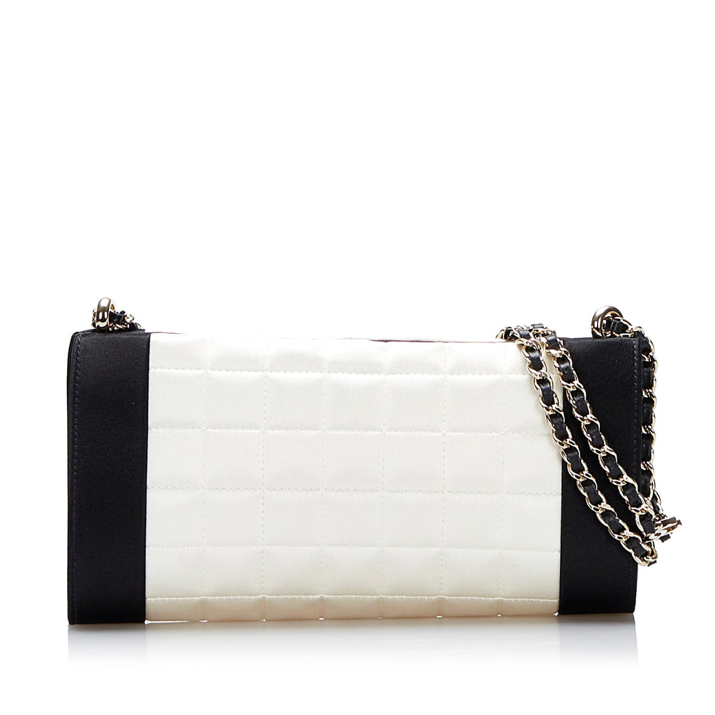 Chanel Chocolate Bar Satin Shoulder Bag (SHG-ByUsCX) – LuxeDH
