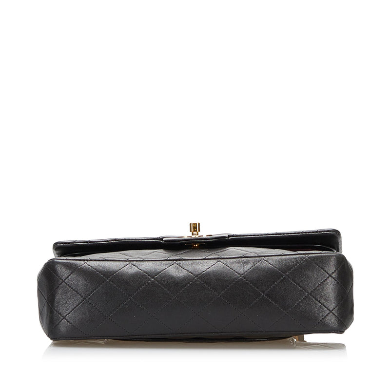 Chanel Classic Medium Lambskin Double Flap Bag (SHG-XJGYcz)