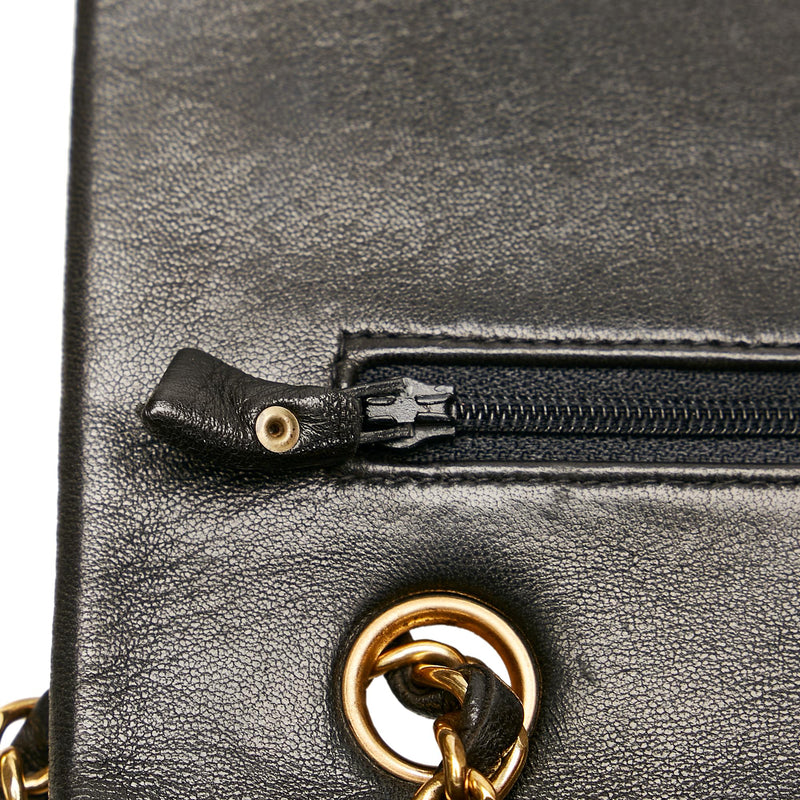 Chanel Classic Medium Lambskin Double Flap Bag (SHG-XJGYcz)