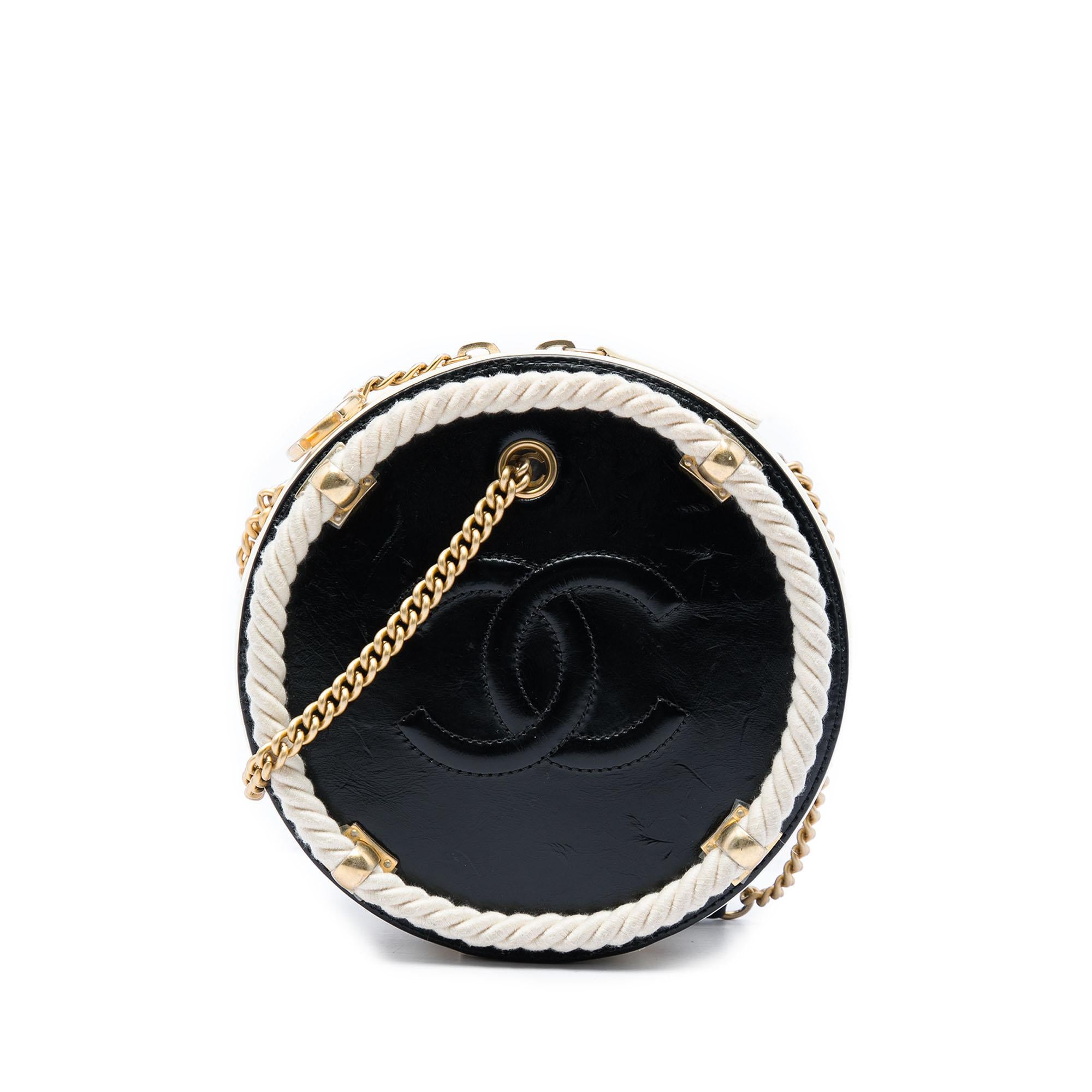 Chanel Crumpled Calfskin En Vogue Round Bag