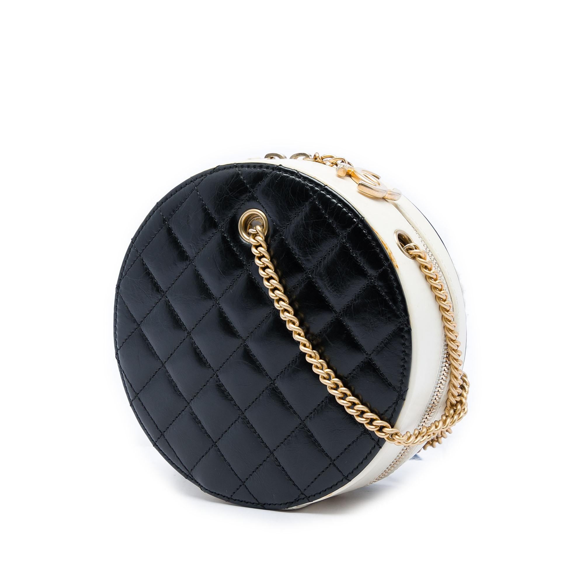 Chanel Crumpled Calfskin En Vogue Round Bag