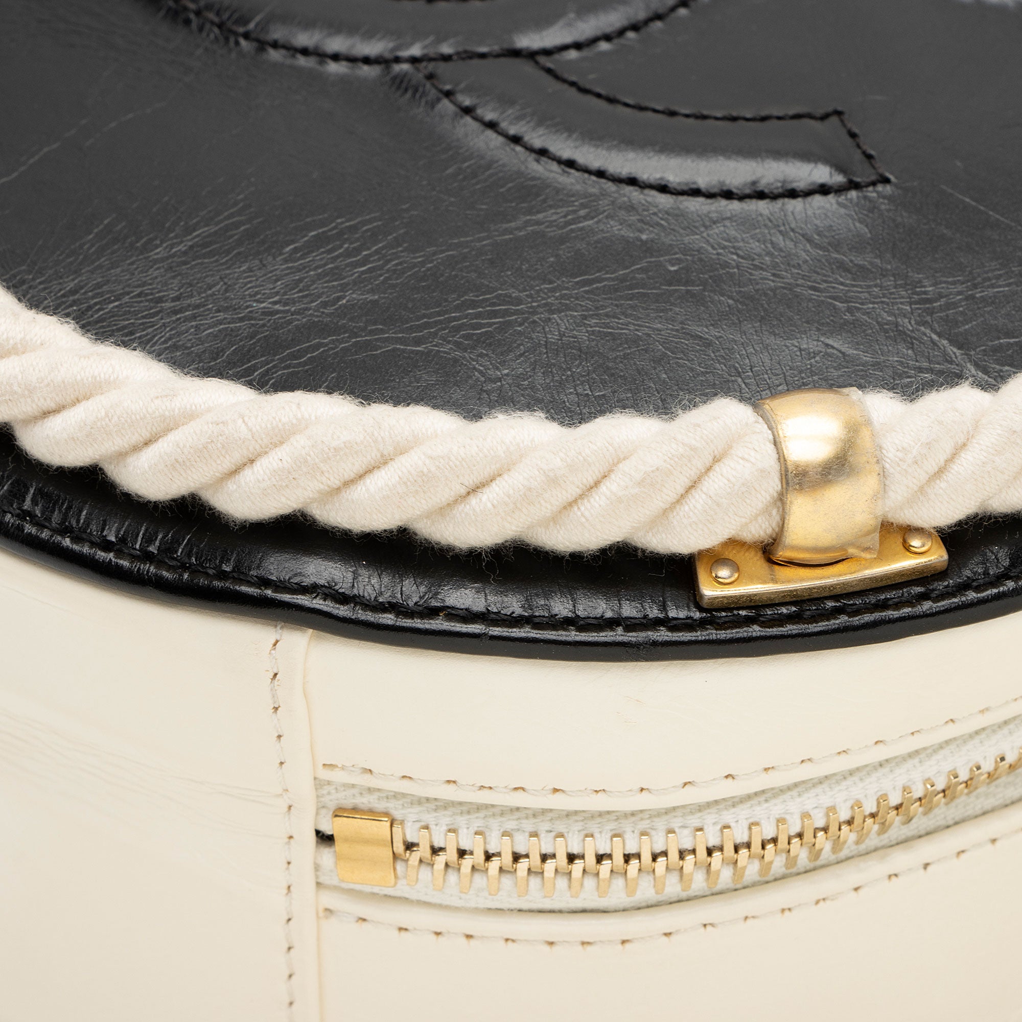 Chanel Crumpled Calfskin En Vogue Round Shoulder Bag