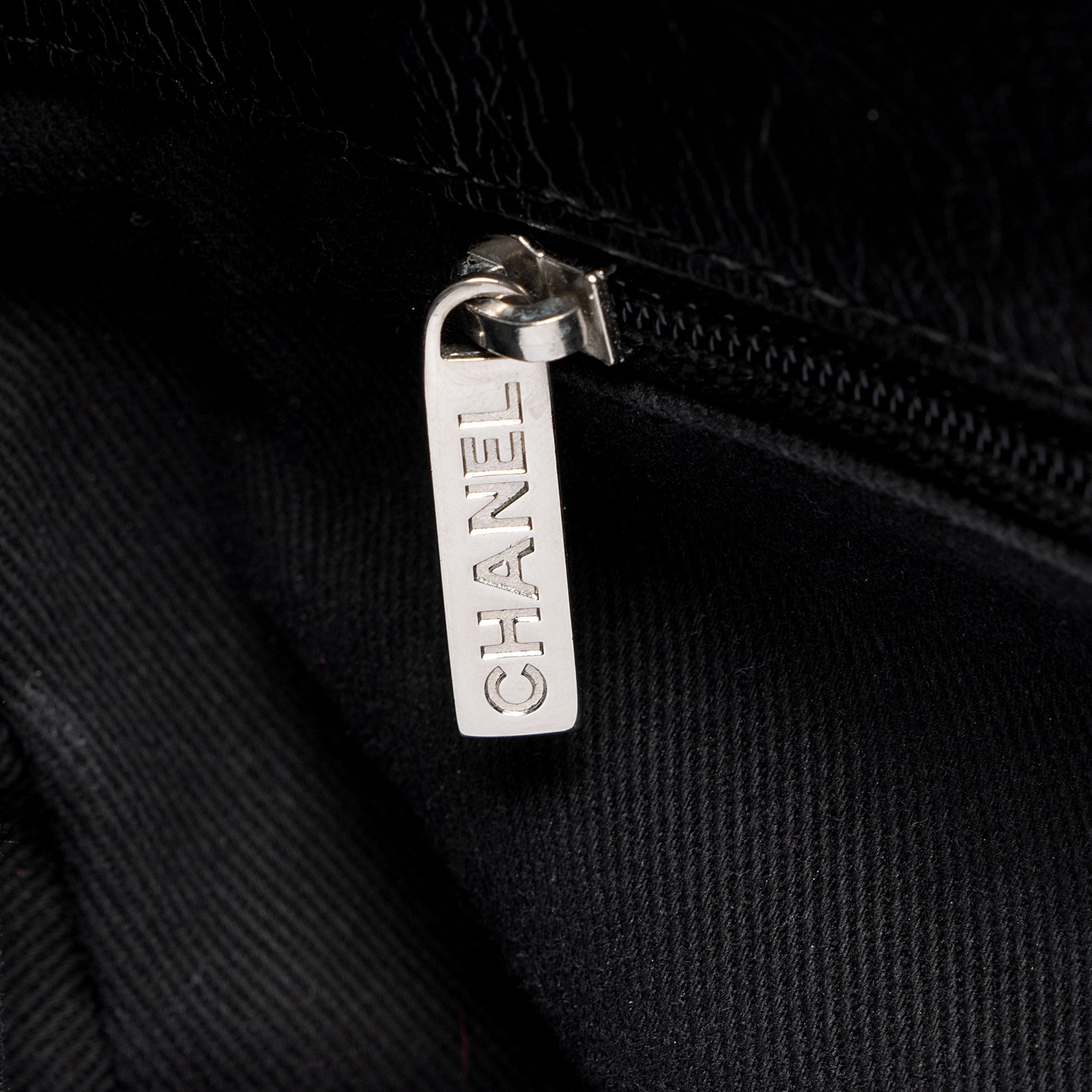 Chanel Glazed Calfskin CC Delivery Small Shopping Tote (SHF-AR0t7R)