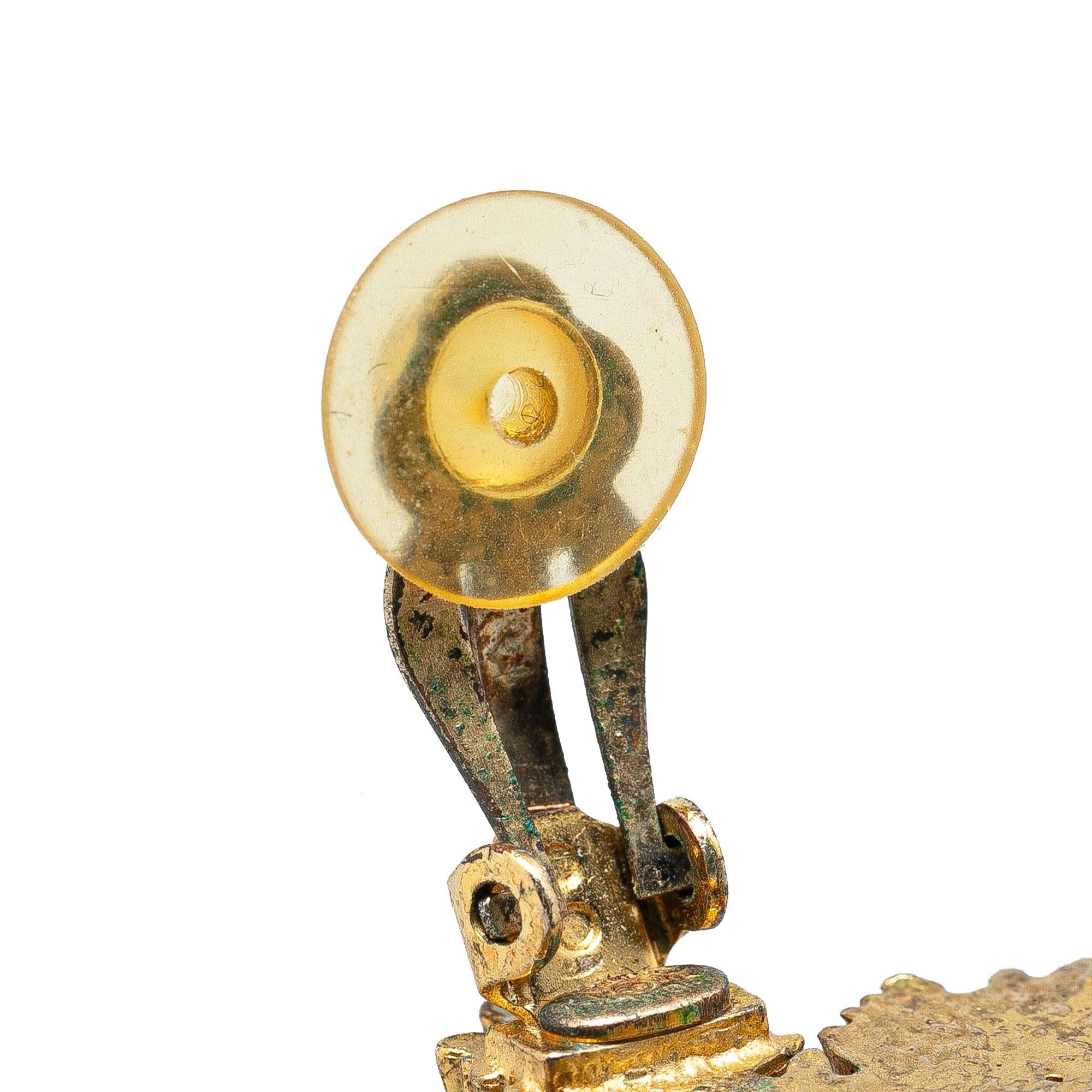 Chanel Gold Plated CC Snowflake Clip On Earrings (SHG-aKeOwk)