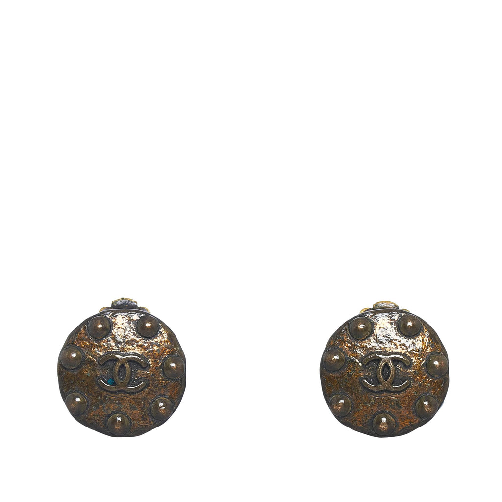 Chanel Gold-Tone Clip-On CC Earrings (SHG-GUWEtm) – LuxeDH