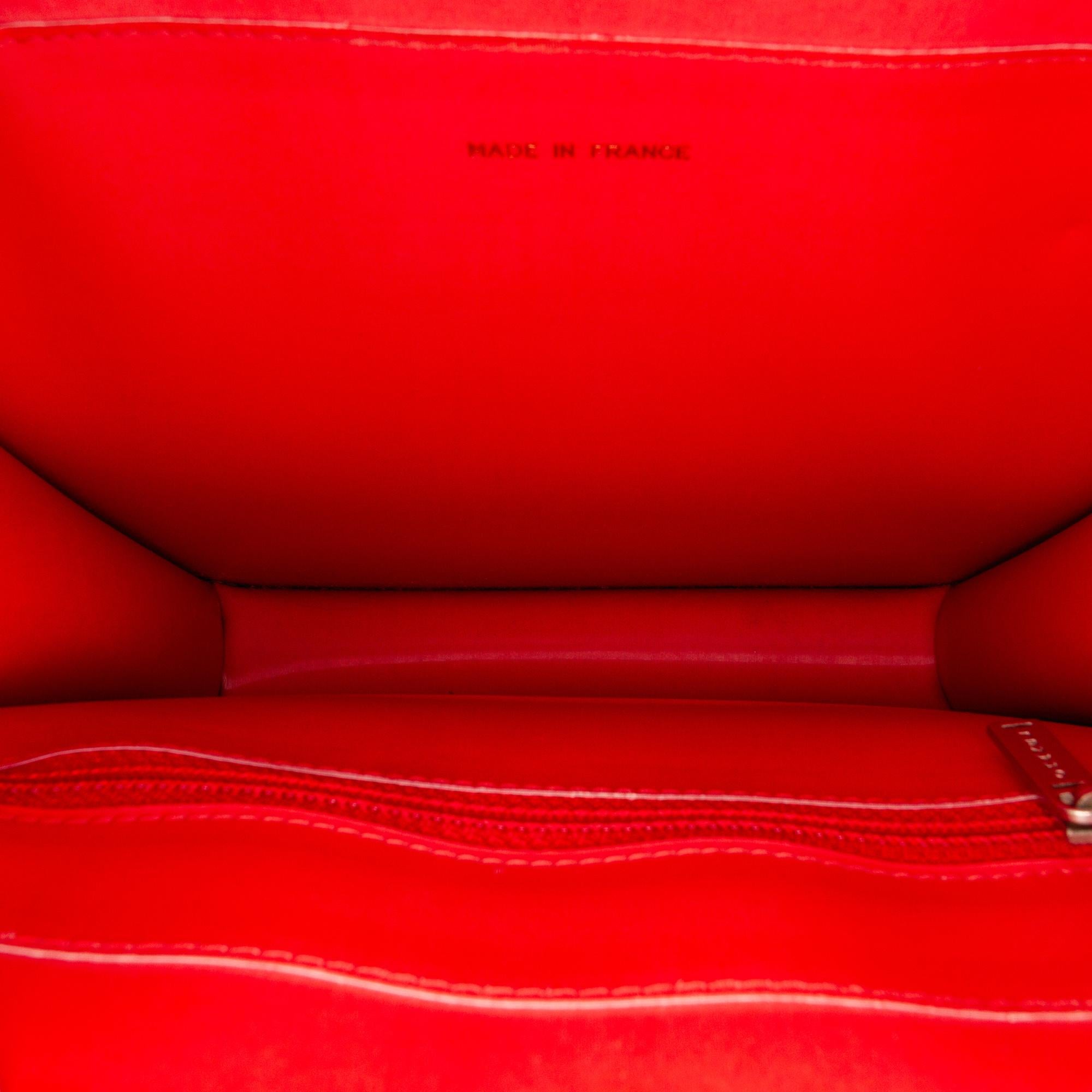 Chanel Holographic Chain Shoulder Bag (SHG-XVqmAX)