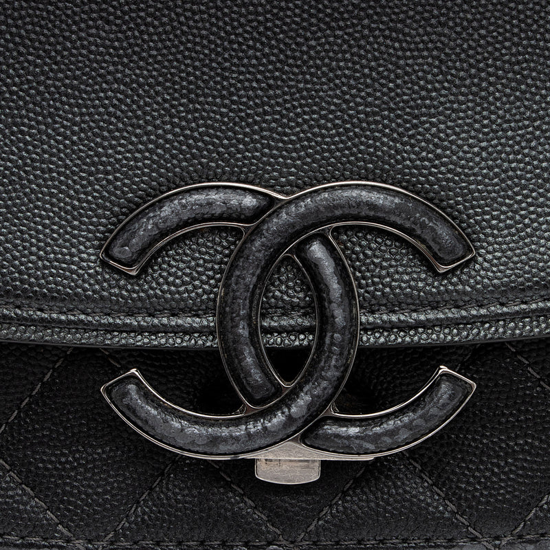 Chanel Iridescent Caviar Coco Curve Medium Shoulder Bag (SHF-jWQh7j) –  LuxeDH
