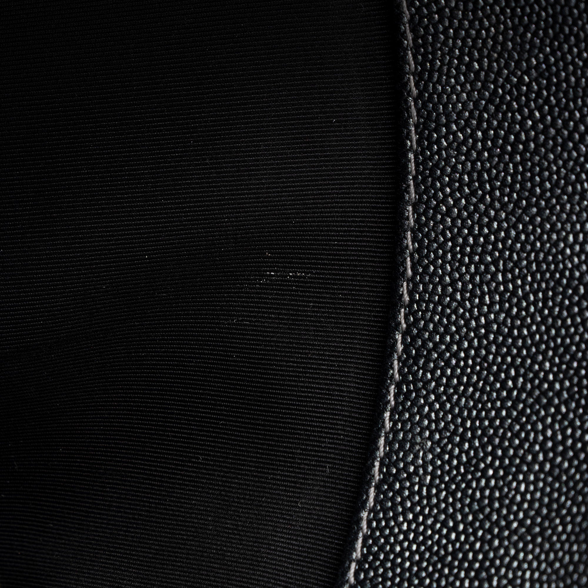 Chanel Iridescent Caviar Coco Curve Medium Shoulder Bag (SHF-jWQh7j)