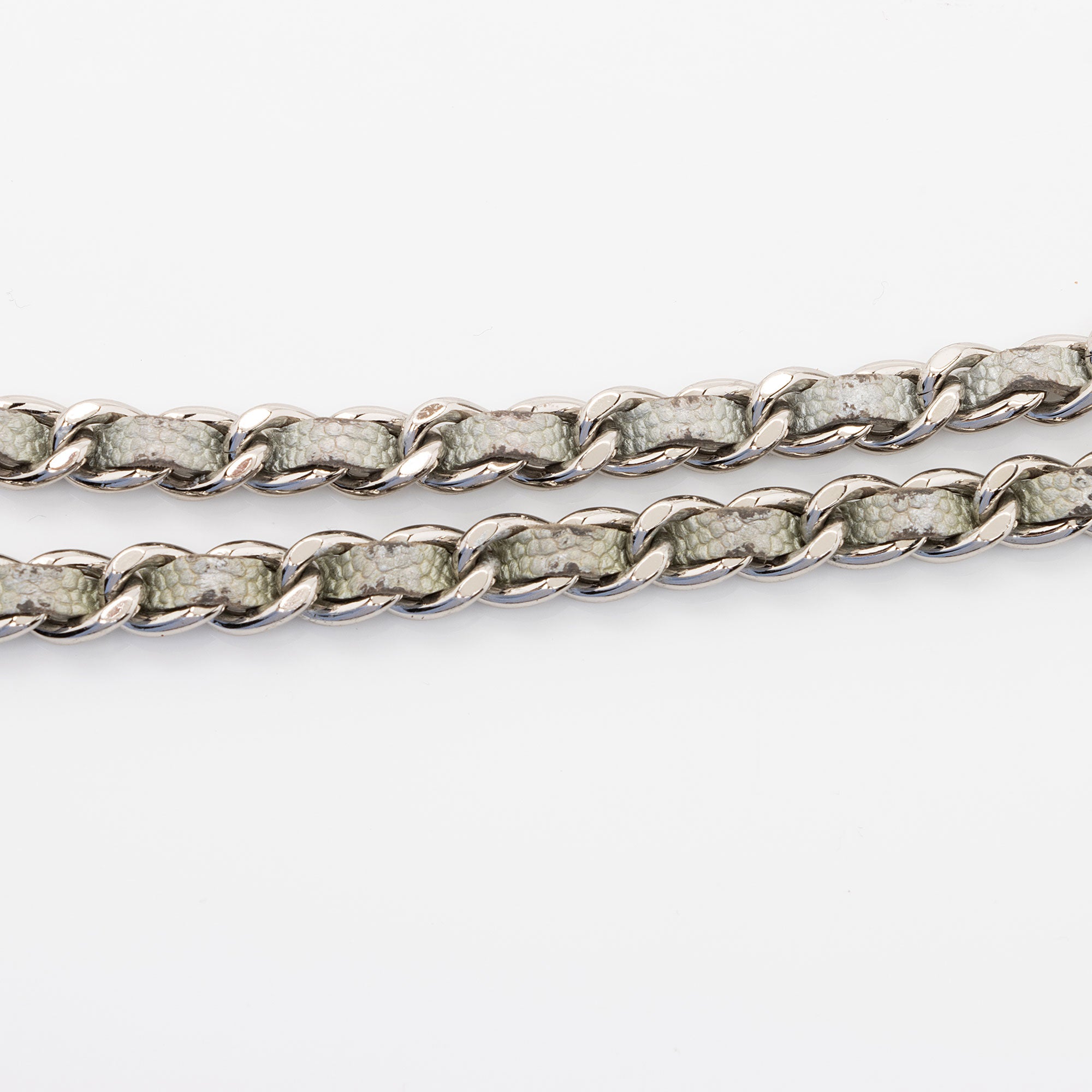 Chanel Iridescent Caviar Leather Vintage Mademoiselle Clutch with Chain (SHF-fdlQlw)