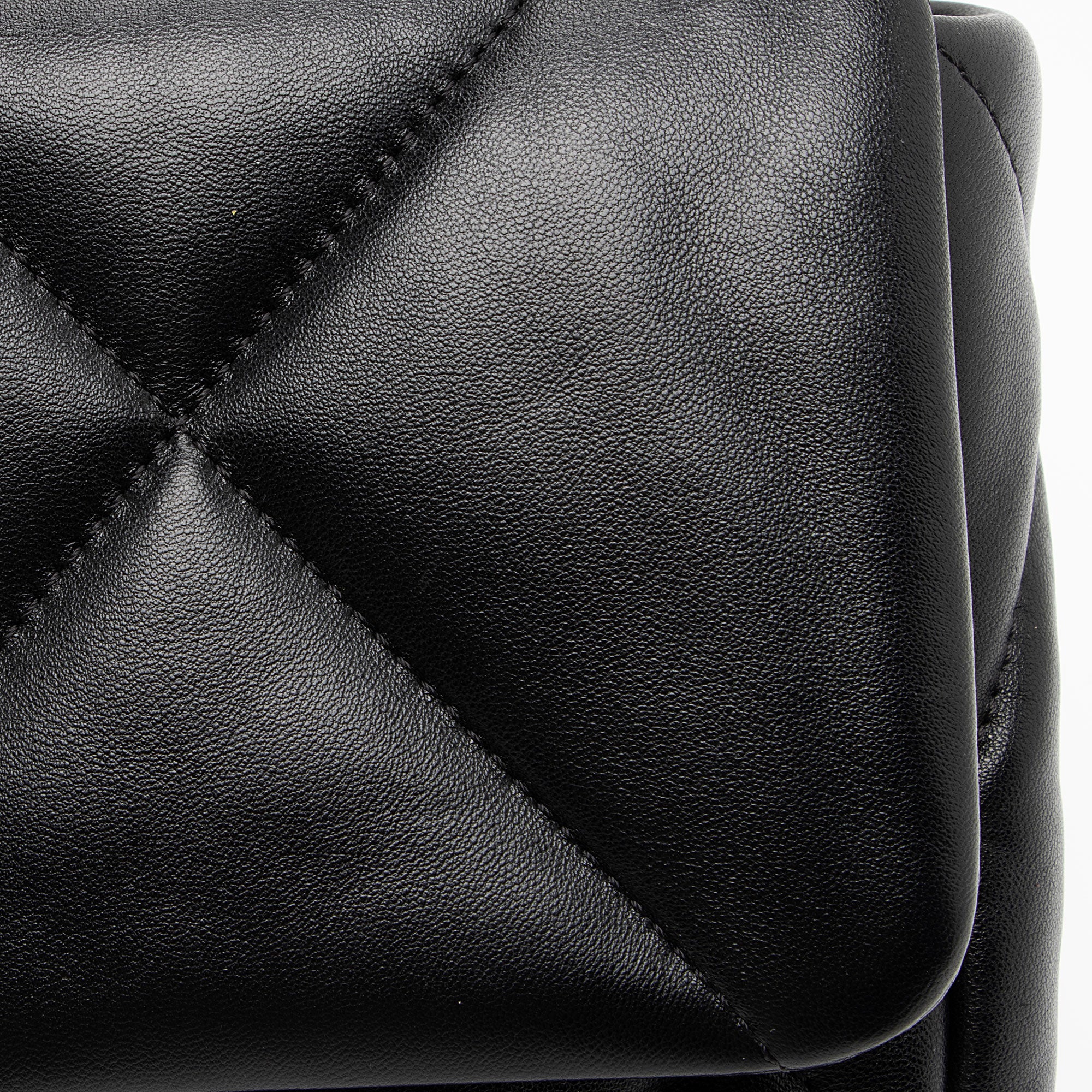 Chanel Lambskin 19 Medium Flap Shoulder Bag (SHF-boGp4i)