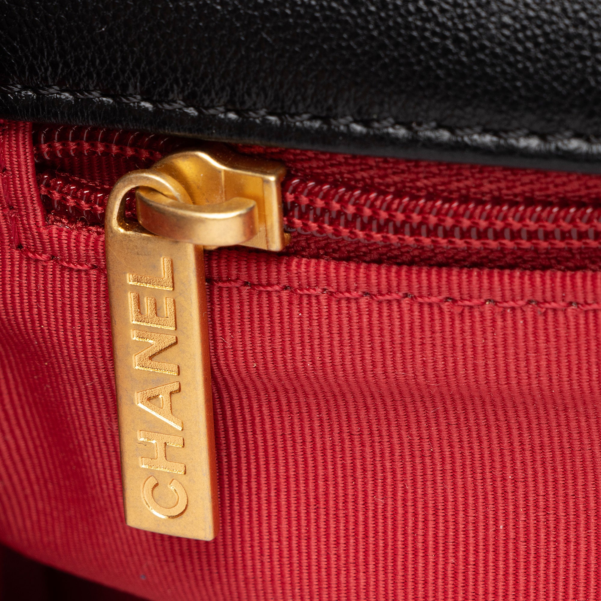 Chanel Lambskin 19 Medium Flap Shoulder Bag (SHF-boGp4i)