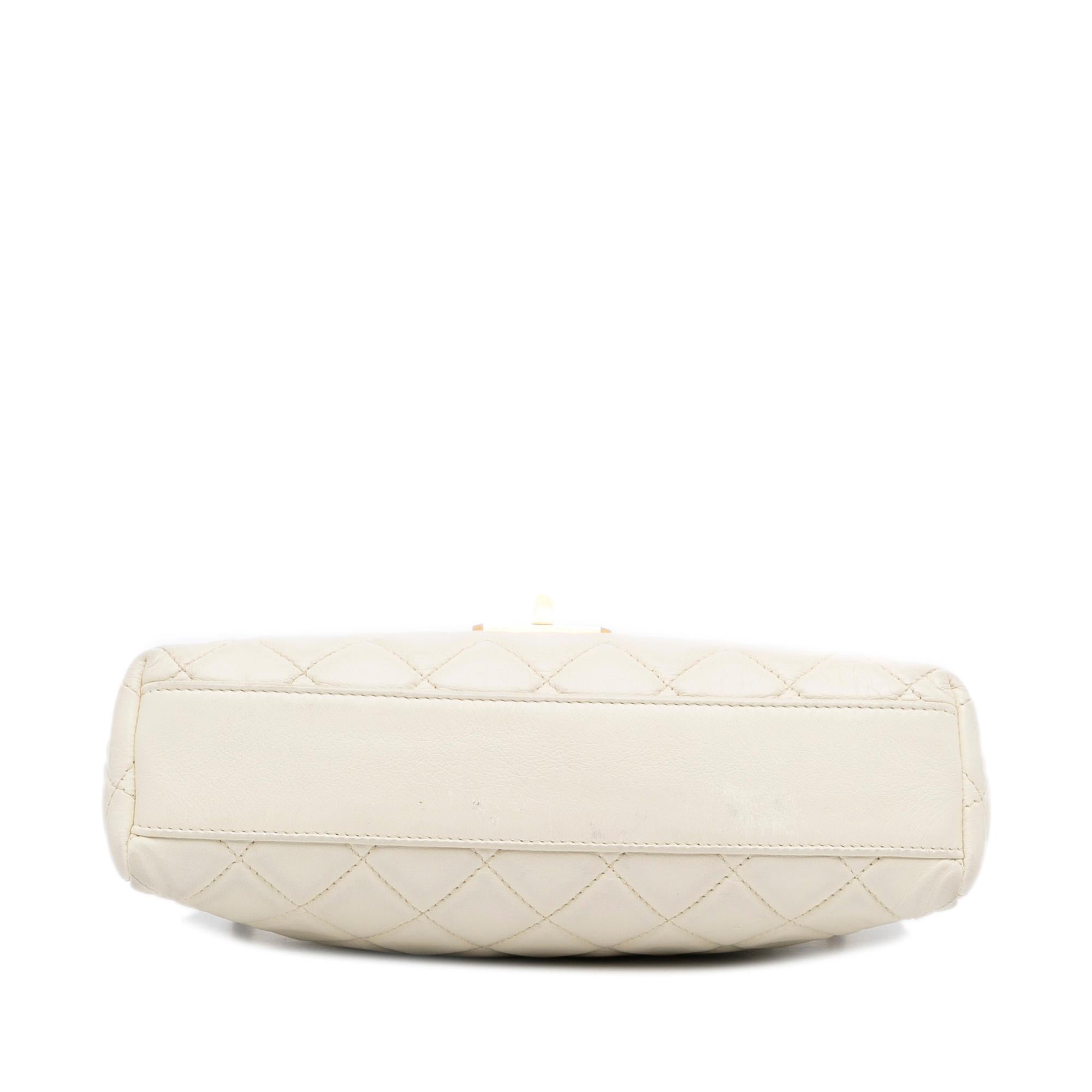 Chanel Lambskin 225 Flap (SHG-55KtHR)