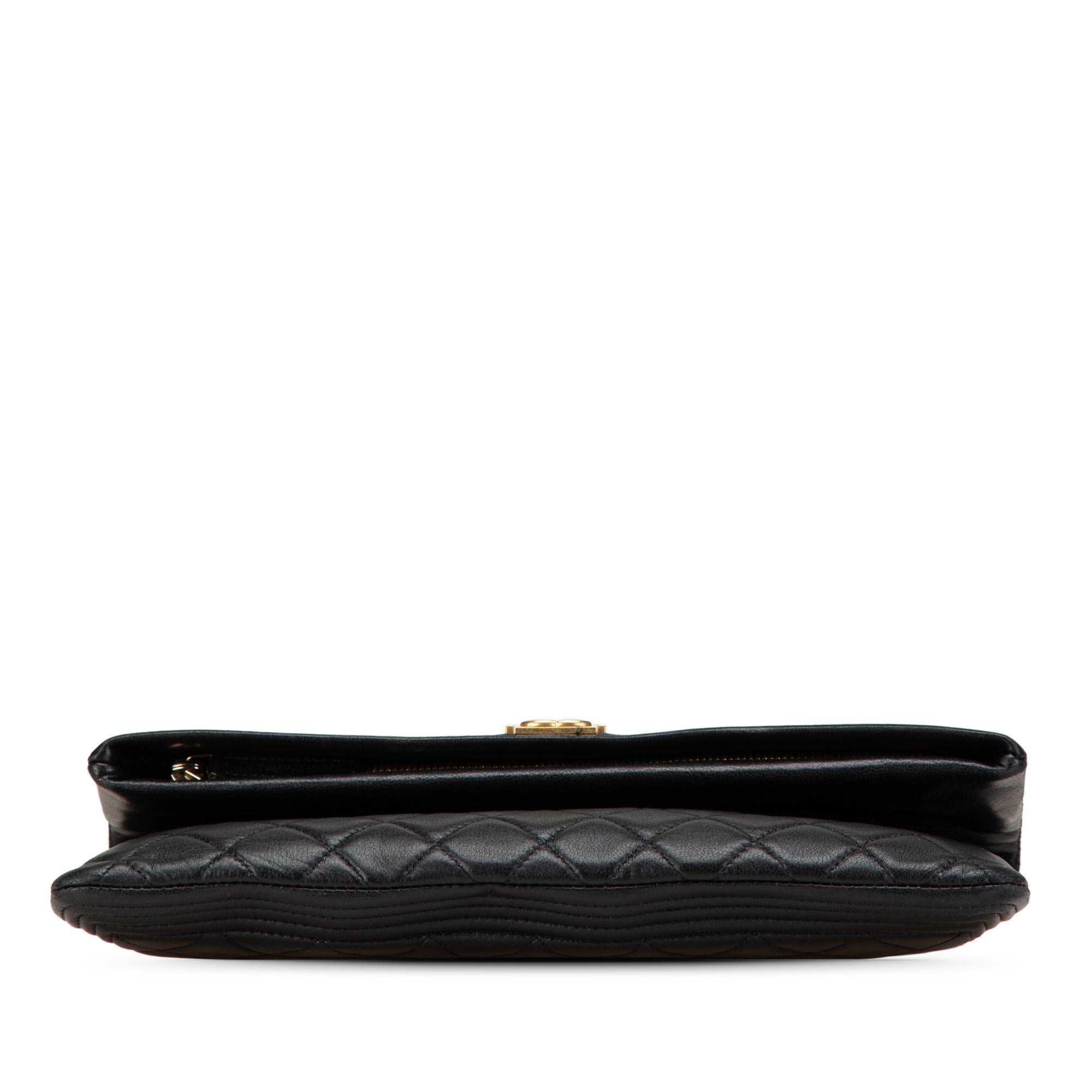 Chanel Lambskin Boy Foldover Clutch (SHG-IicQ7k)