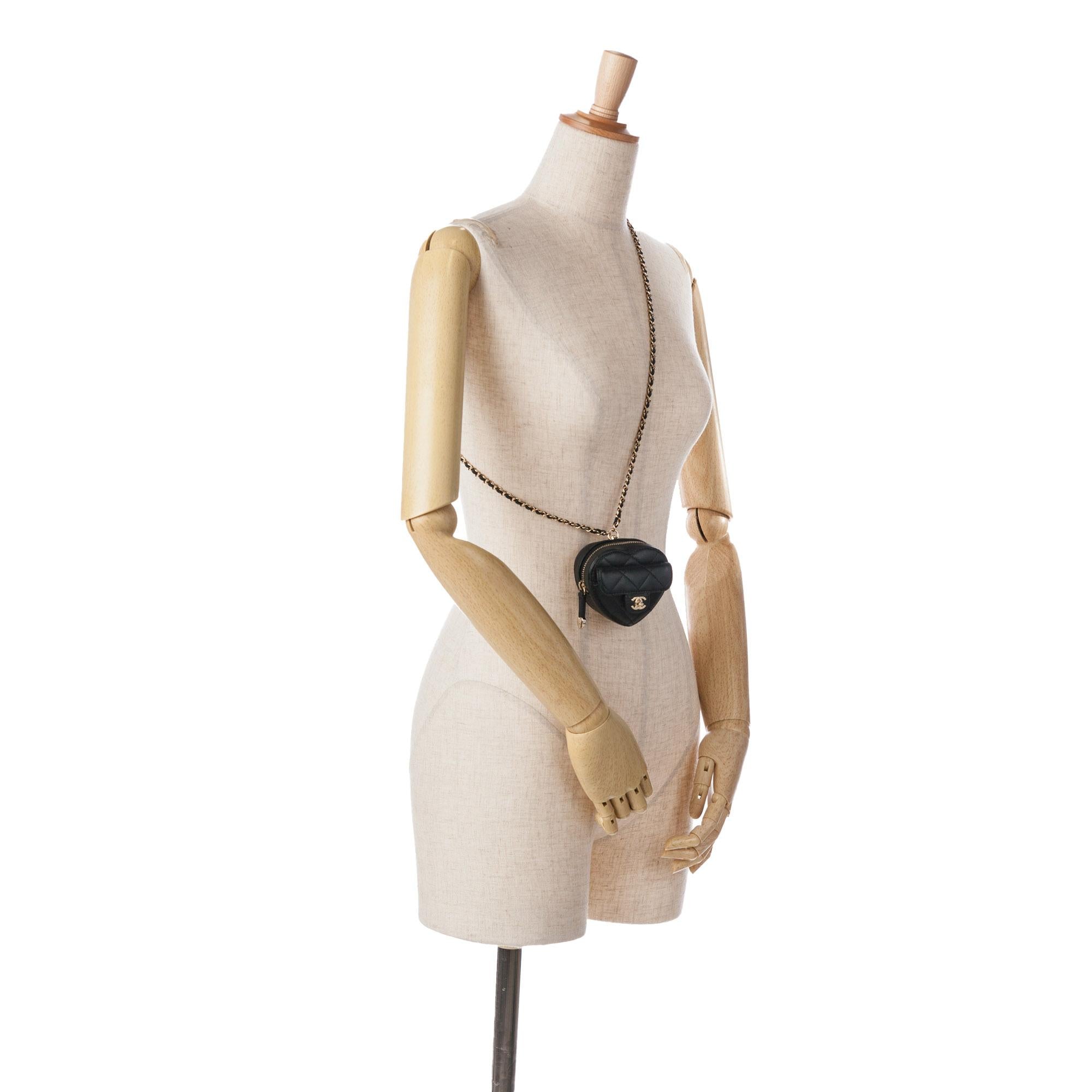 Chanel Lambskin CC in Love Heart Necklace Bag (SHG-rraSBR)