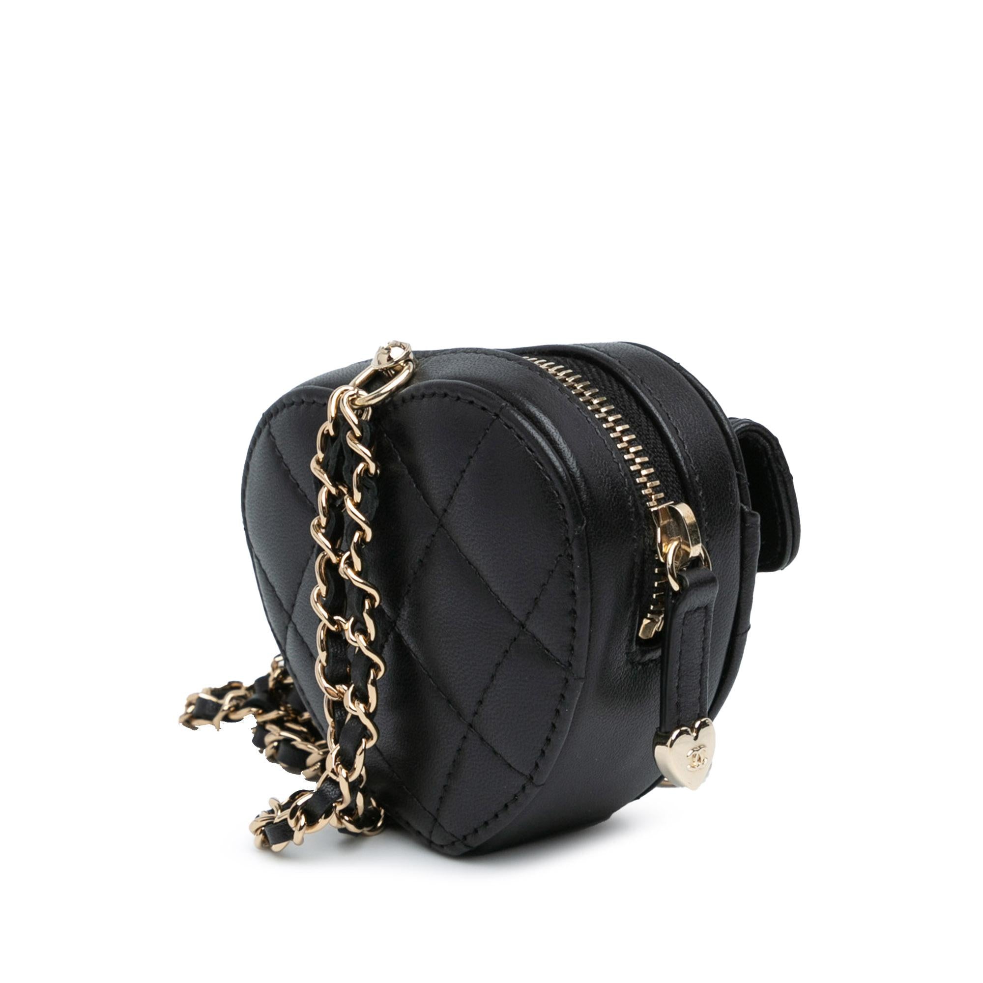 Chanel Lambskin CC in Love Heart Necklace Bag (SHG-rraSBR)