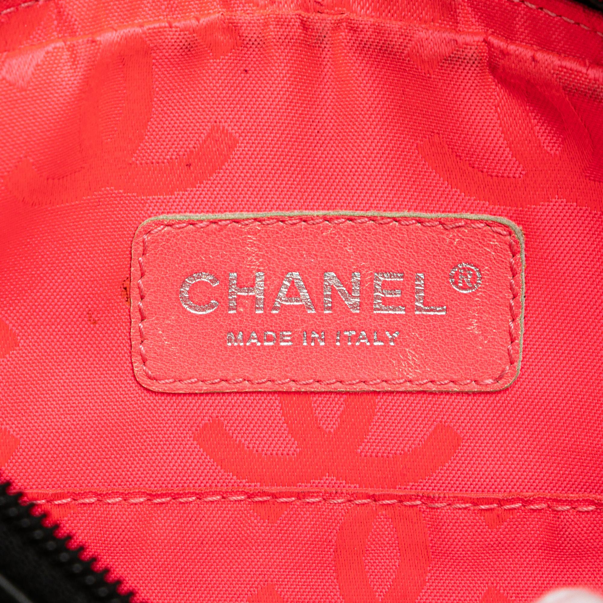 Chanel Lambskin Cambon Ligne Crossbody (SHG-UkBiF8)