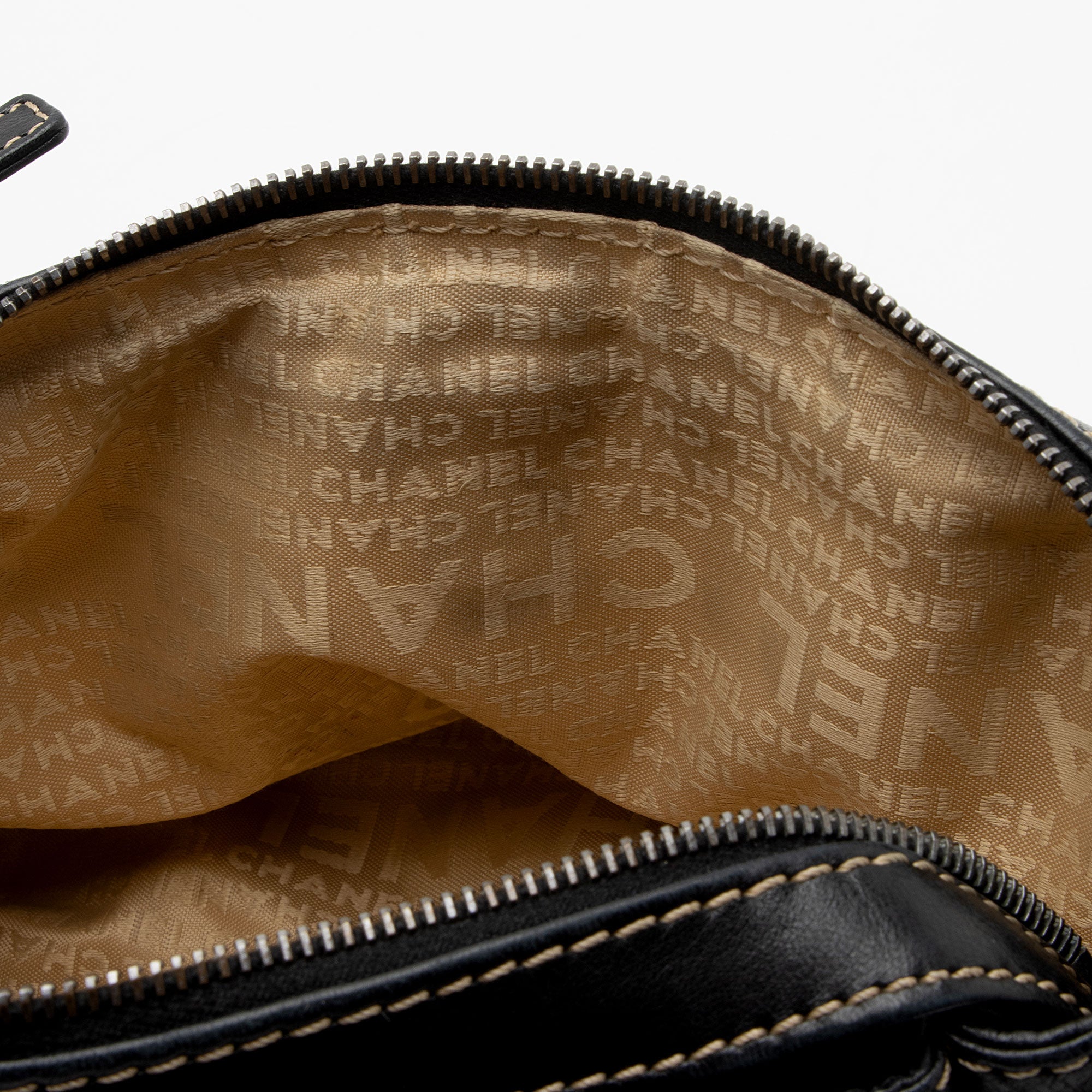 Chanel Lambskin LAX Accordion Shoulder Bag (SHF-8qR2yb)