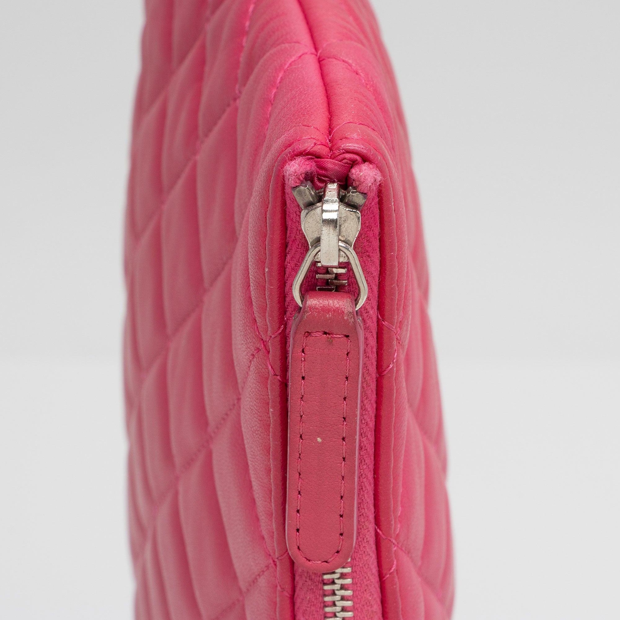 Chanel Lambskin Large O-Case (SHF-tCz0r4)