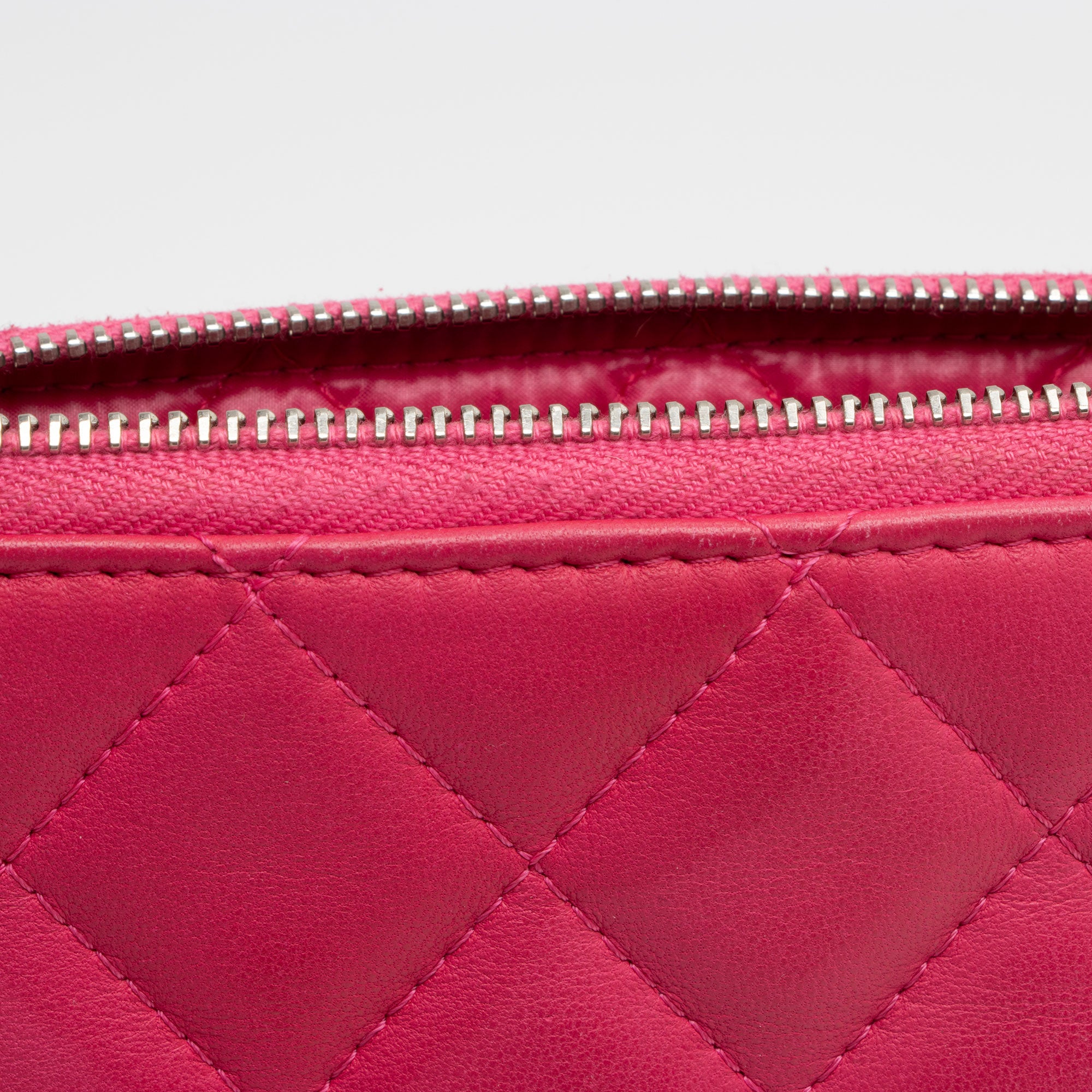 Chanel Lambskin Large O-Case (SHF-tCz0r4)