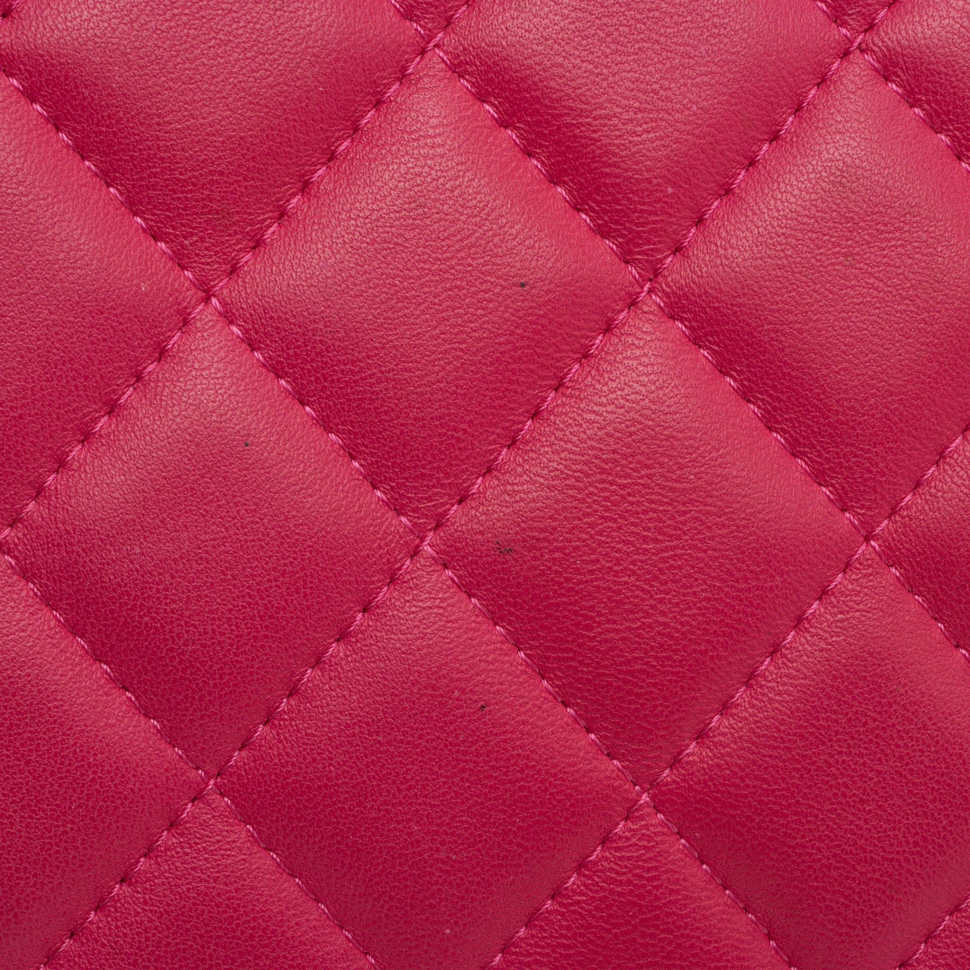 Chanel Lambskin Large O-Case (SHF-tCz0r4)