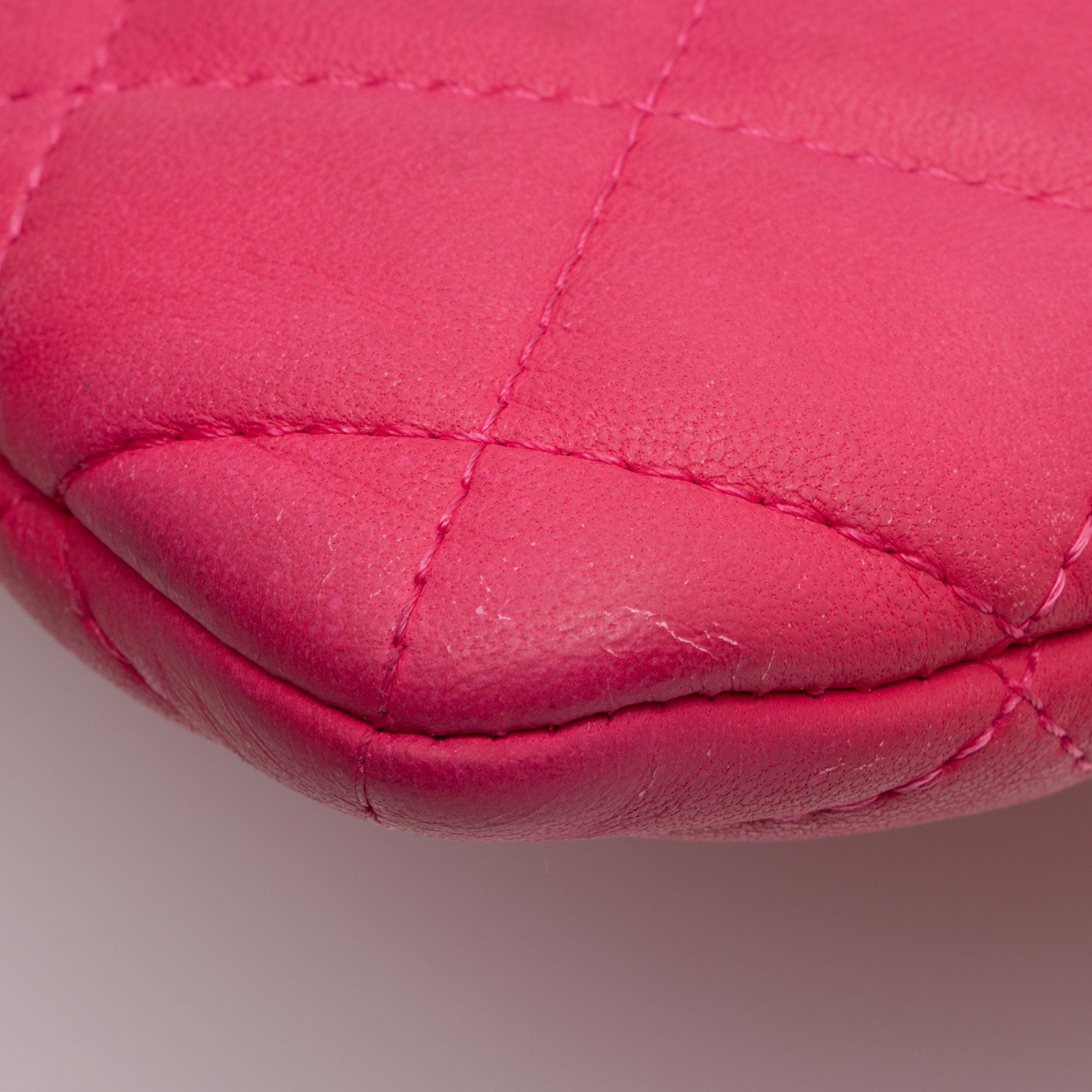 Chanel Lambskin Large O-Case (SHF-tCz0r4)