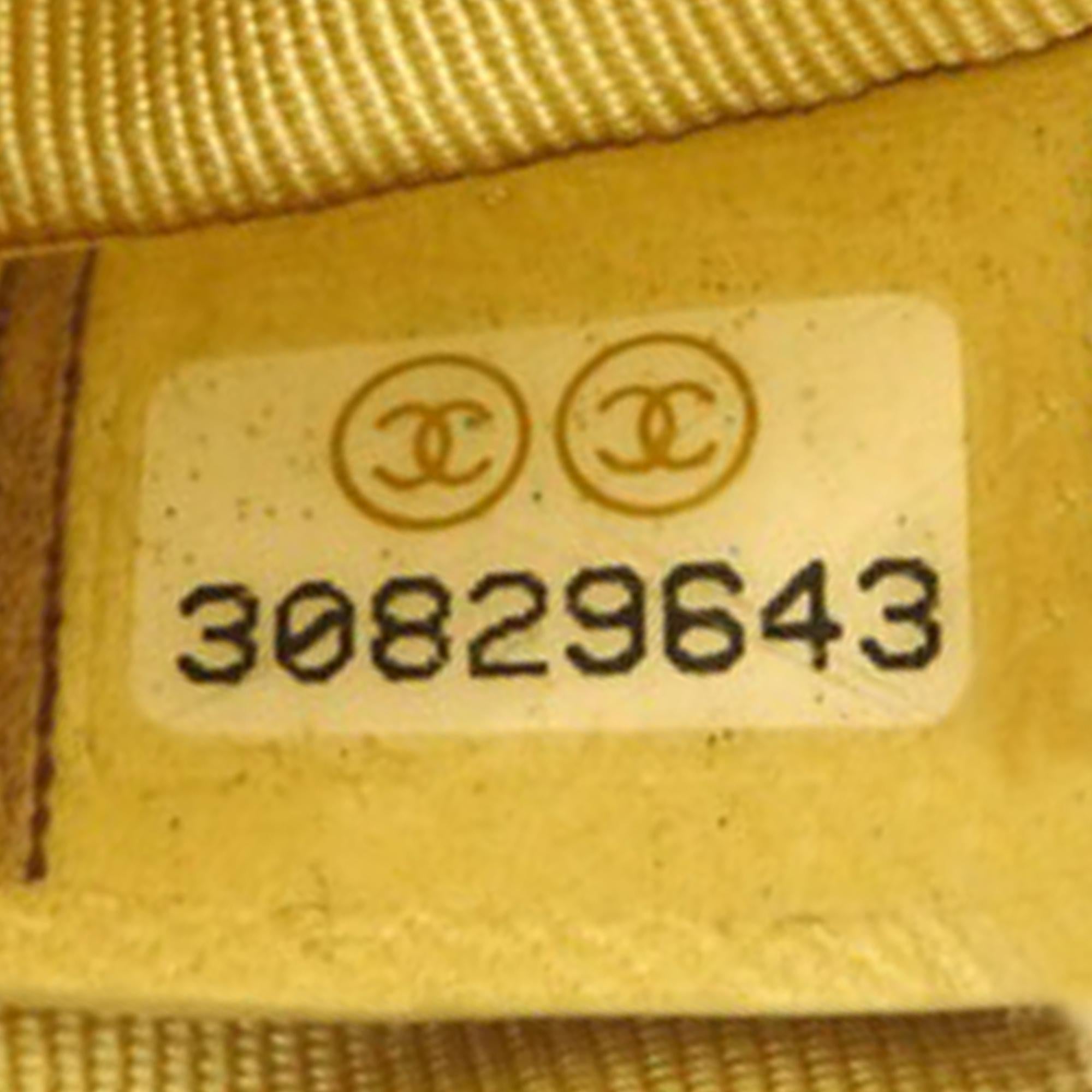 Chanel Lambskin Mini O Case Pouch (SHG-ubGuHV)