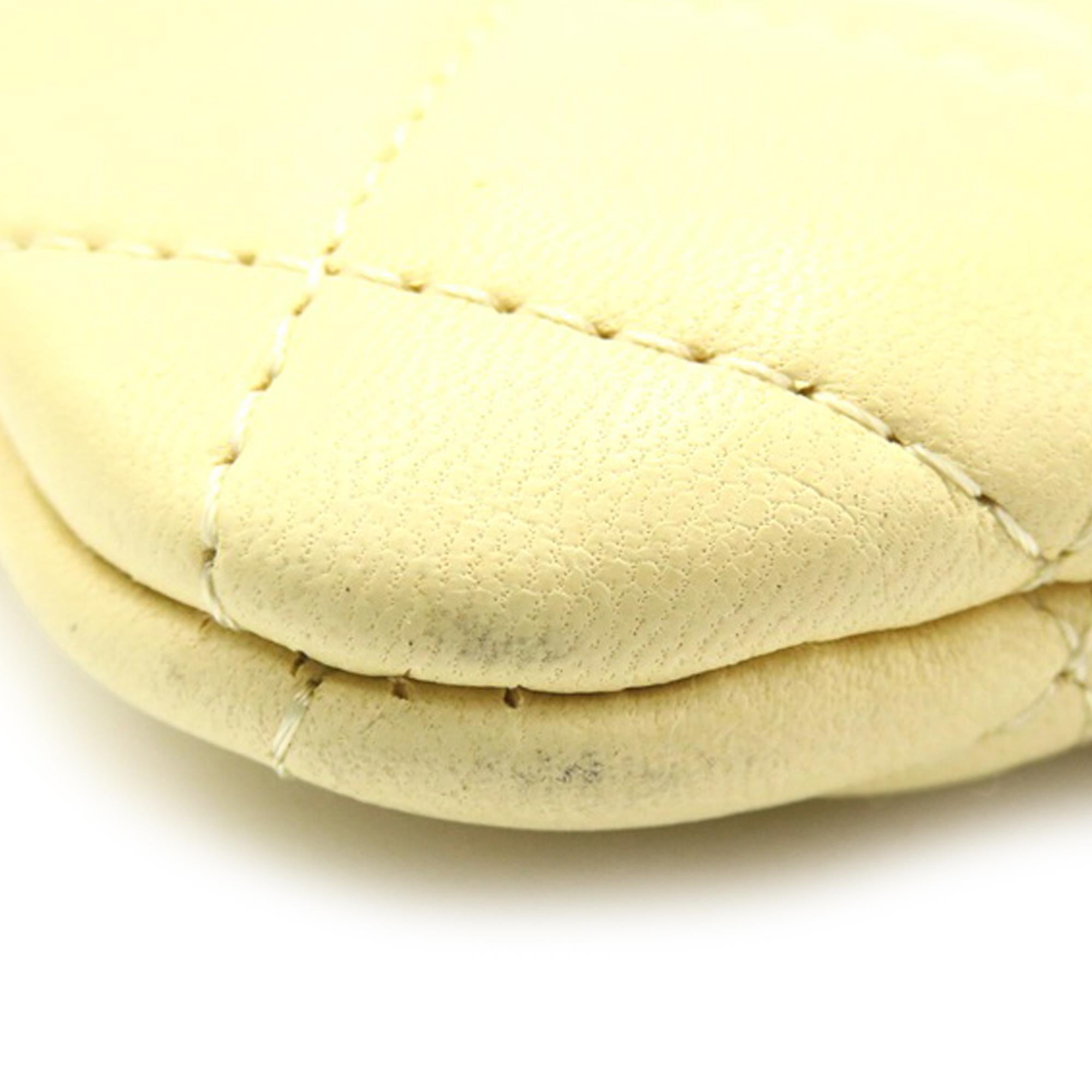 Chanel Lambskin Mini O Case Pouch (SHG-ubGuHV)