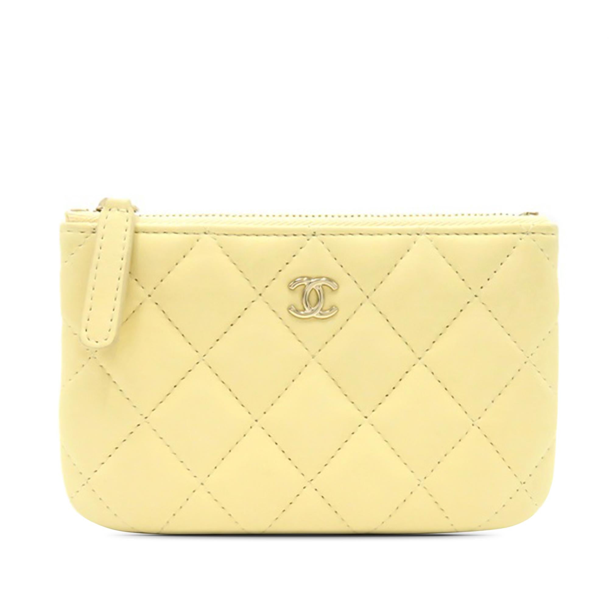 Chanel Lambskin Mini O Case Pouch (SHG-ubGuHV)